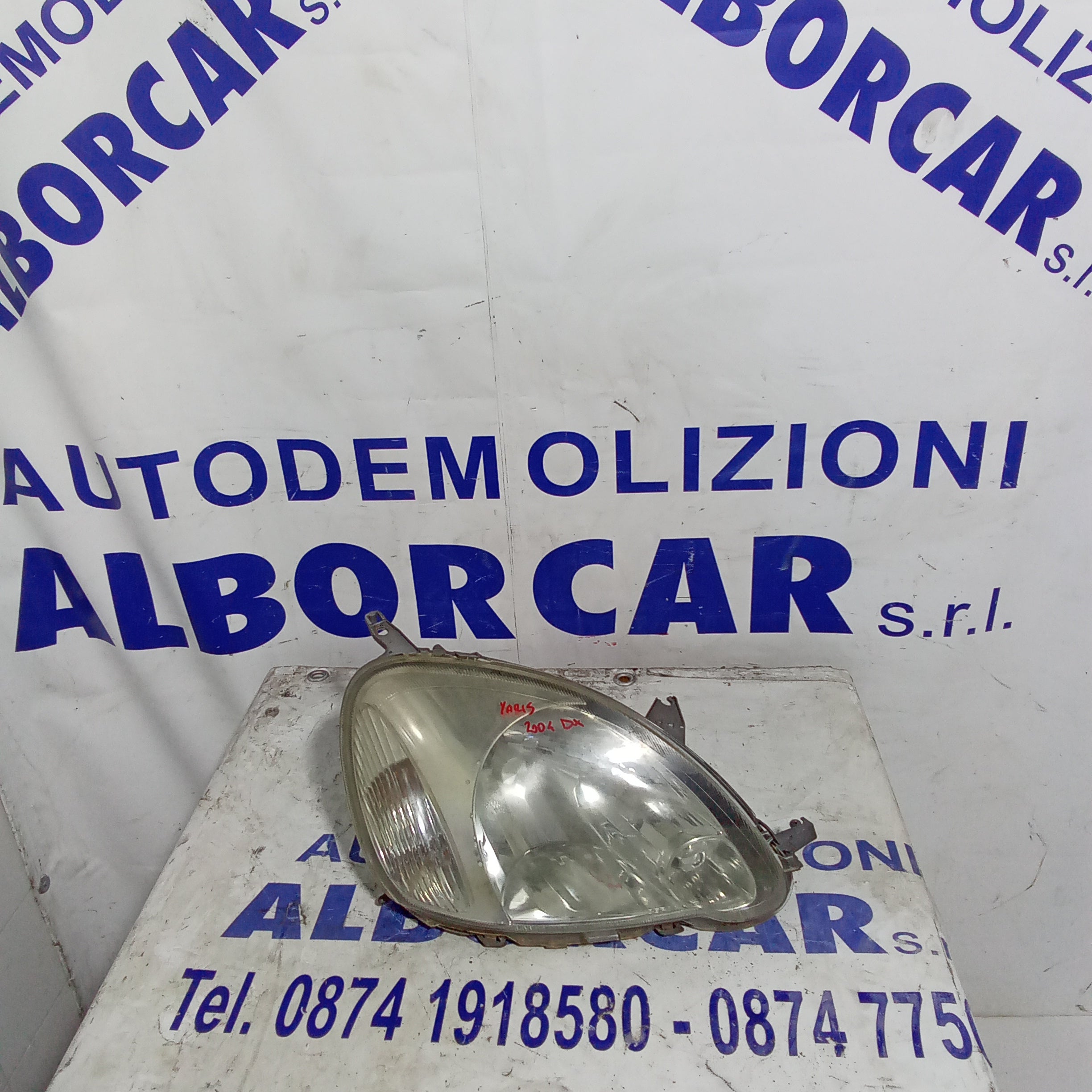Faro delantero derecho Toyota Yaris año 2004