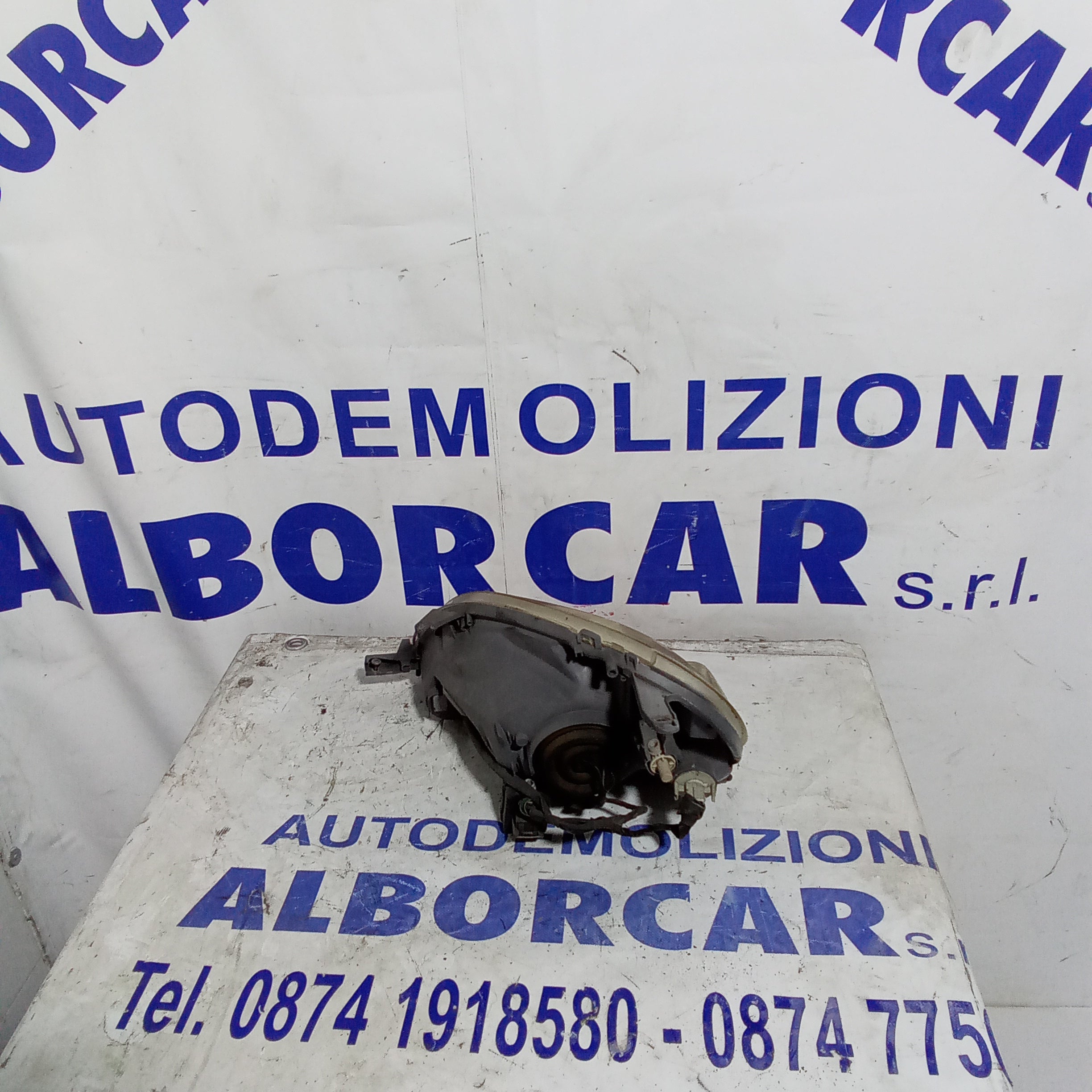 Faro delantero derecho Toyota Yaris año 2004