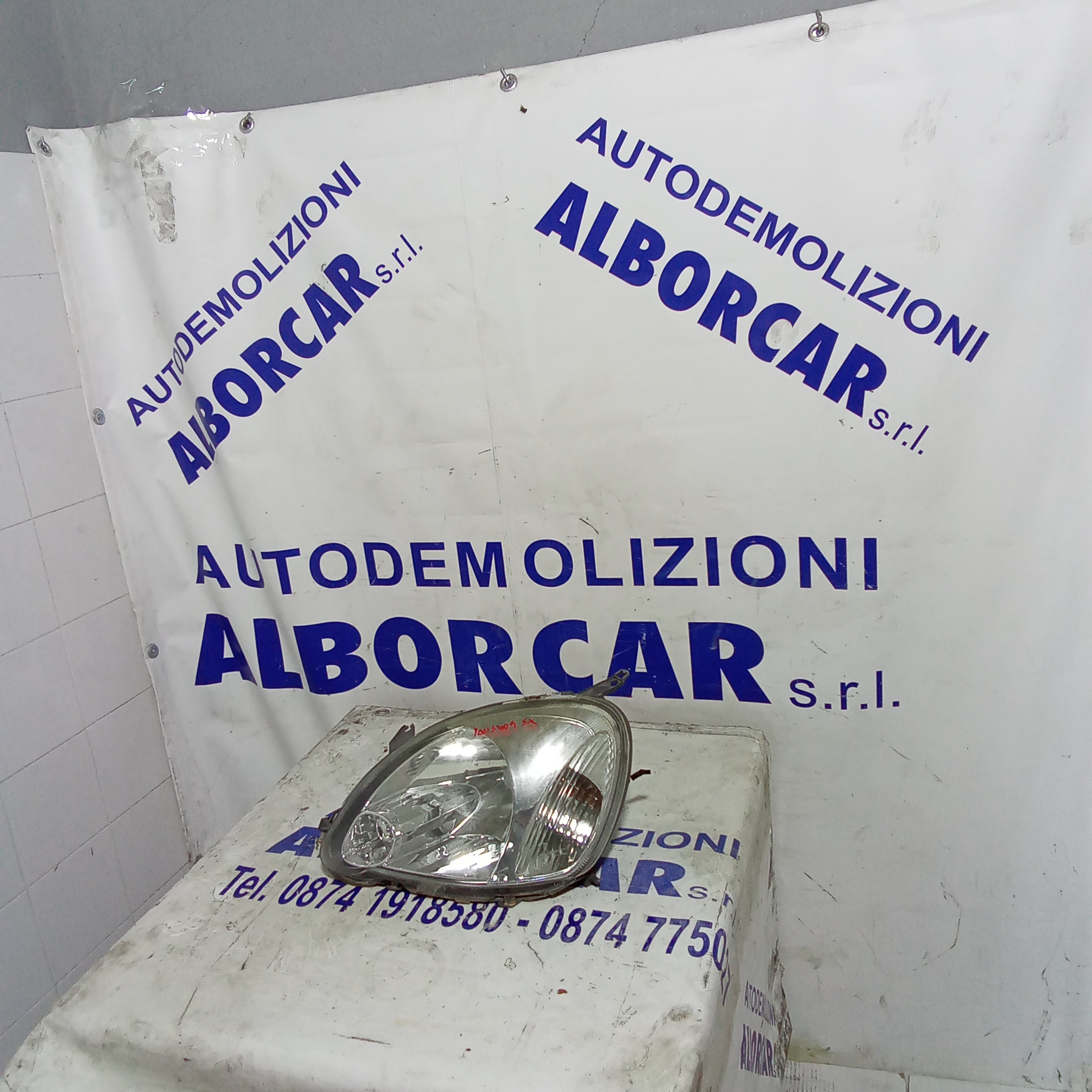 fanale faro anteriore sinistro toyota yaris anno 2004