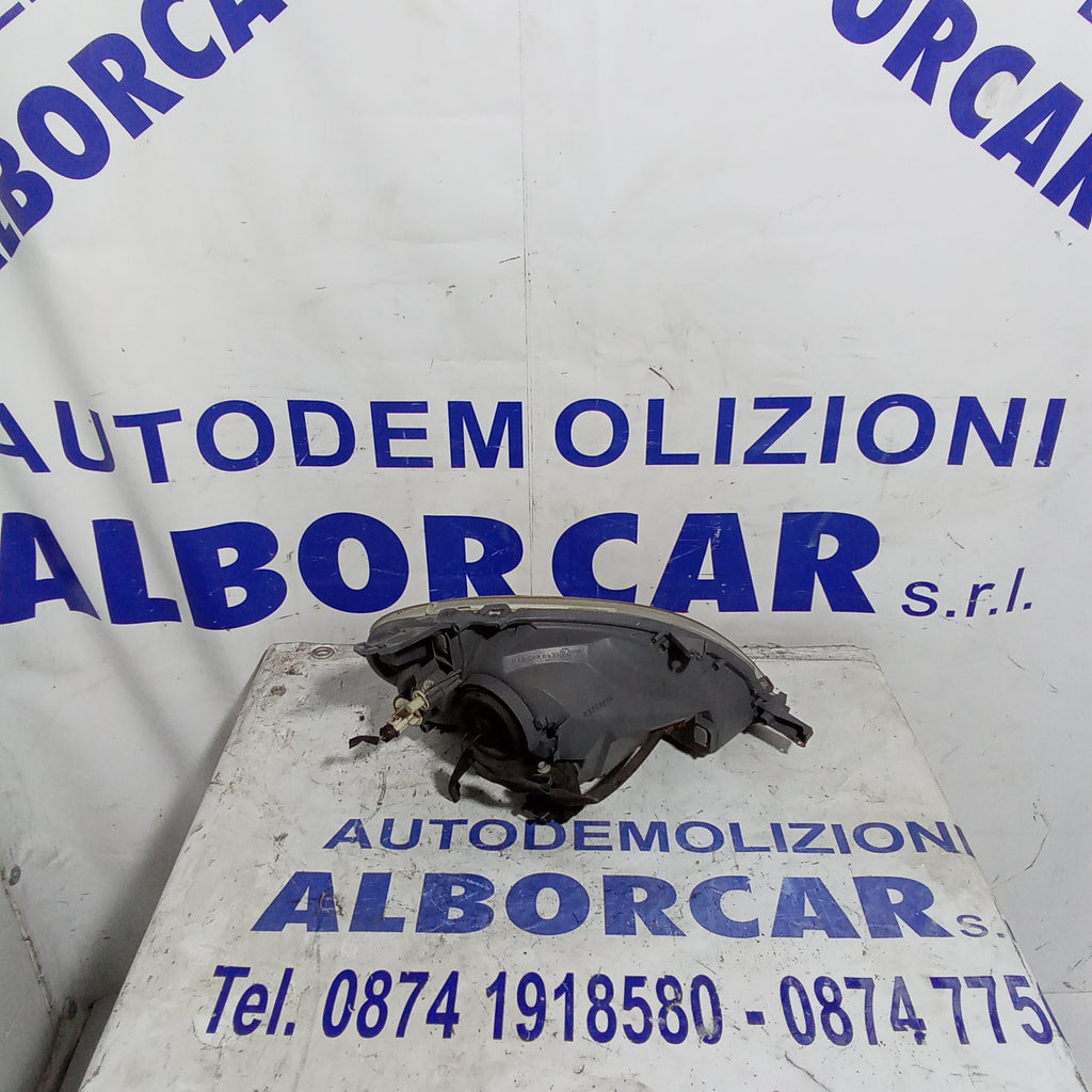 fanale faro anteriore sinistro toyota yaris anno 2004