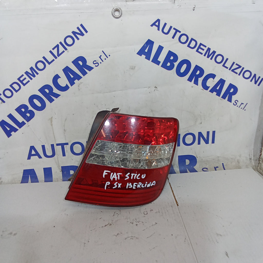 piloto trasero derecho Fiat Stilo 5 puertas berlina año 2004