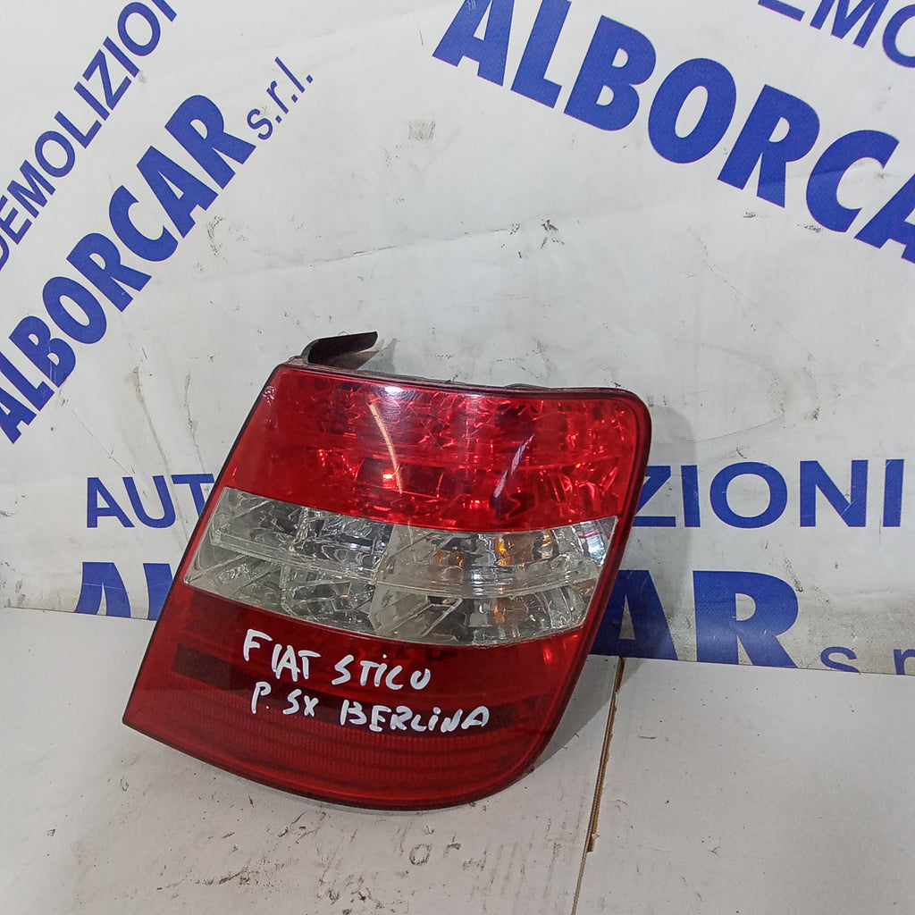 piloto trasero derecho Fiat Stilo 5 puertas berlina año 2004
