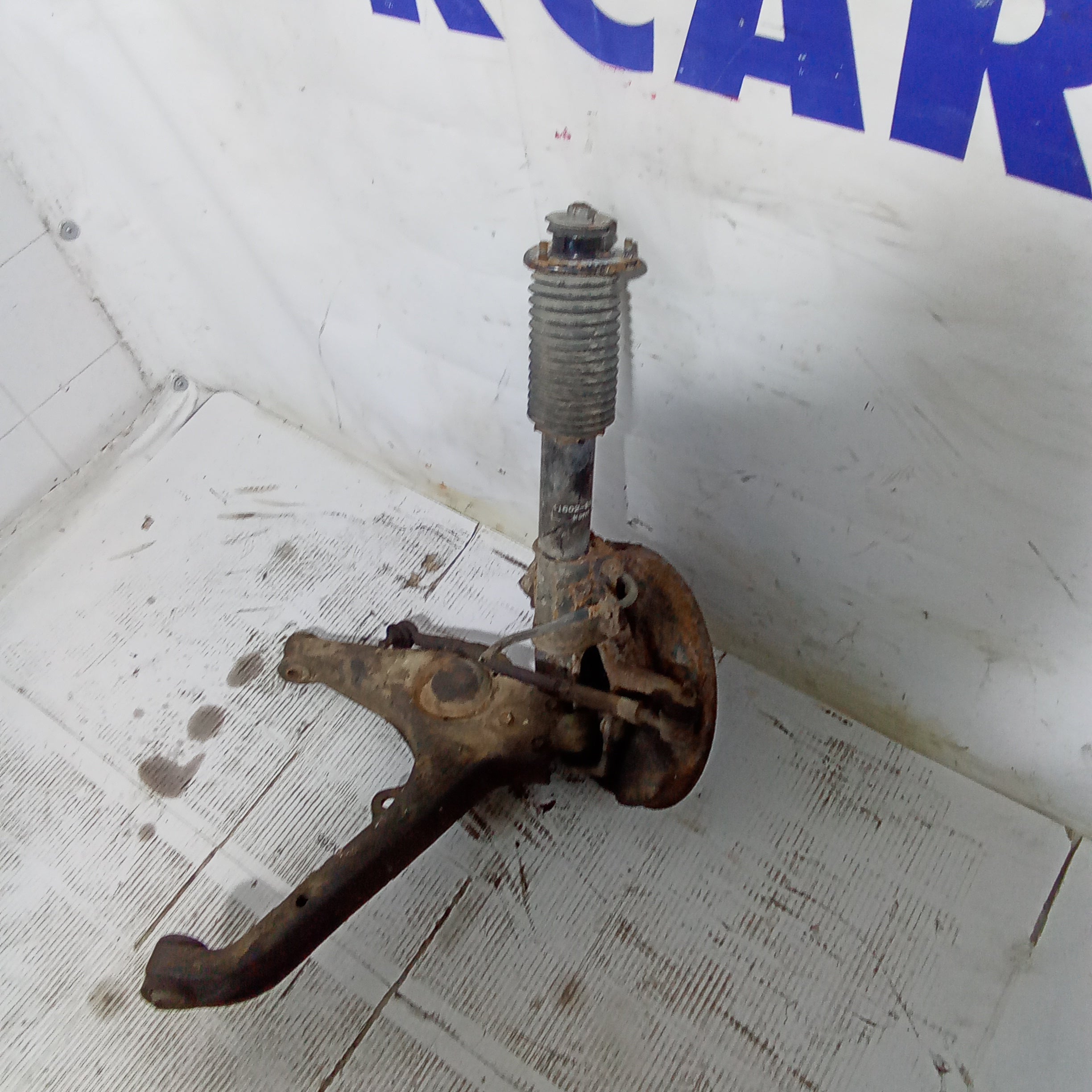 mangueta delantera izquierda (completa) Suzuki Vitara 1.6 gasolina año 1998