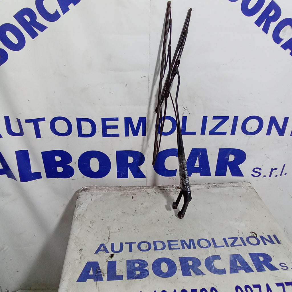 brazos limpiaparabrisas (pareja) delantero Opel Agila año 2002