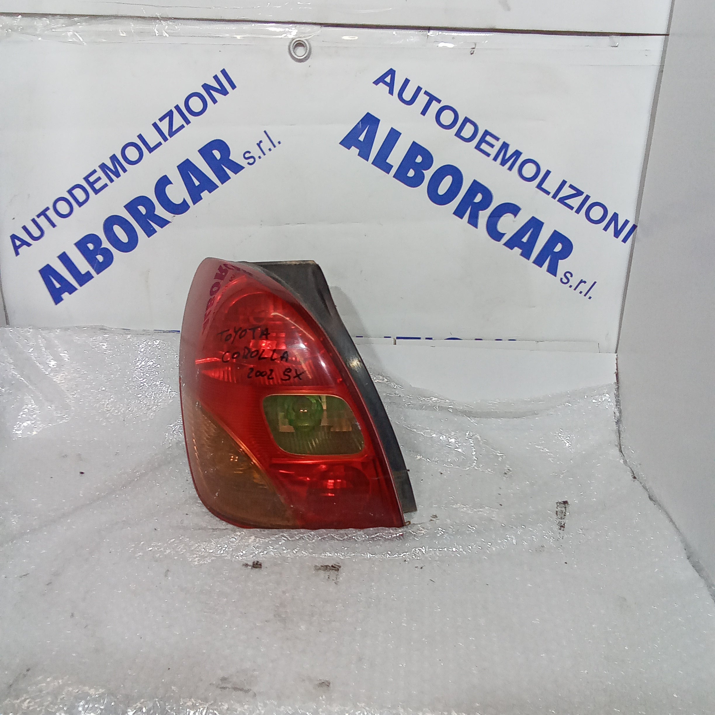Left tail light Toyota Corolla year 2002