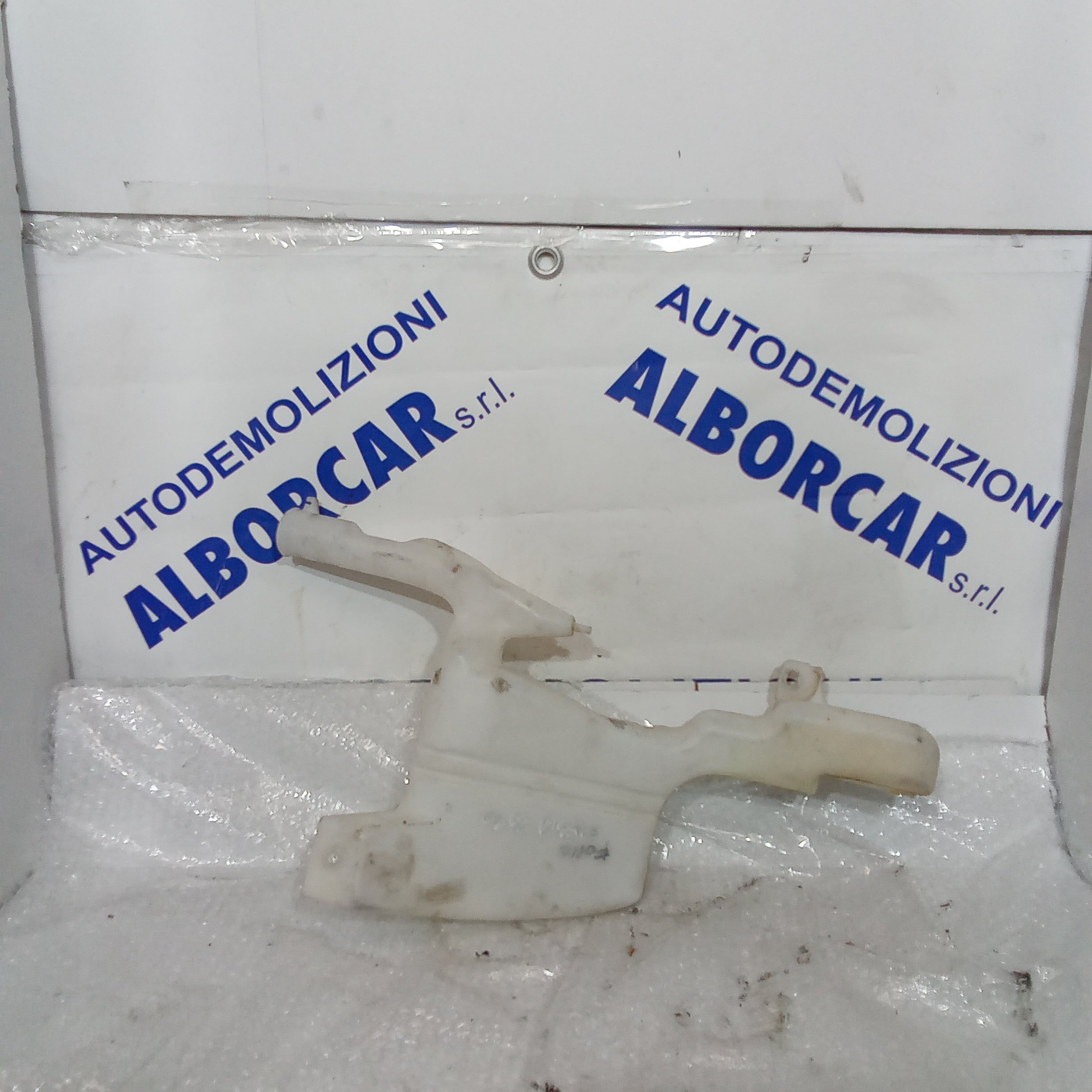 Vaschetta acqua tergicristalli ford fiesta 1.4 benzina anno 2010