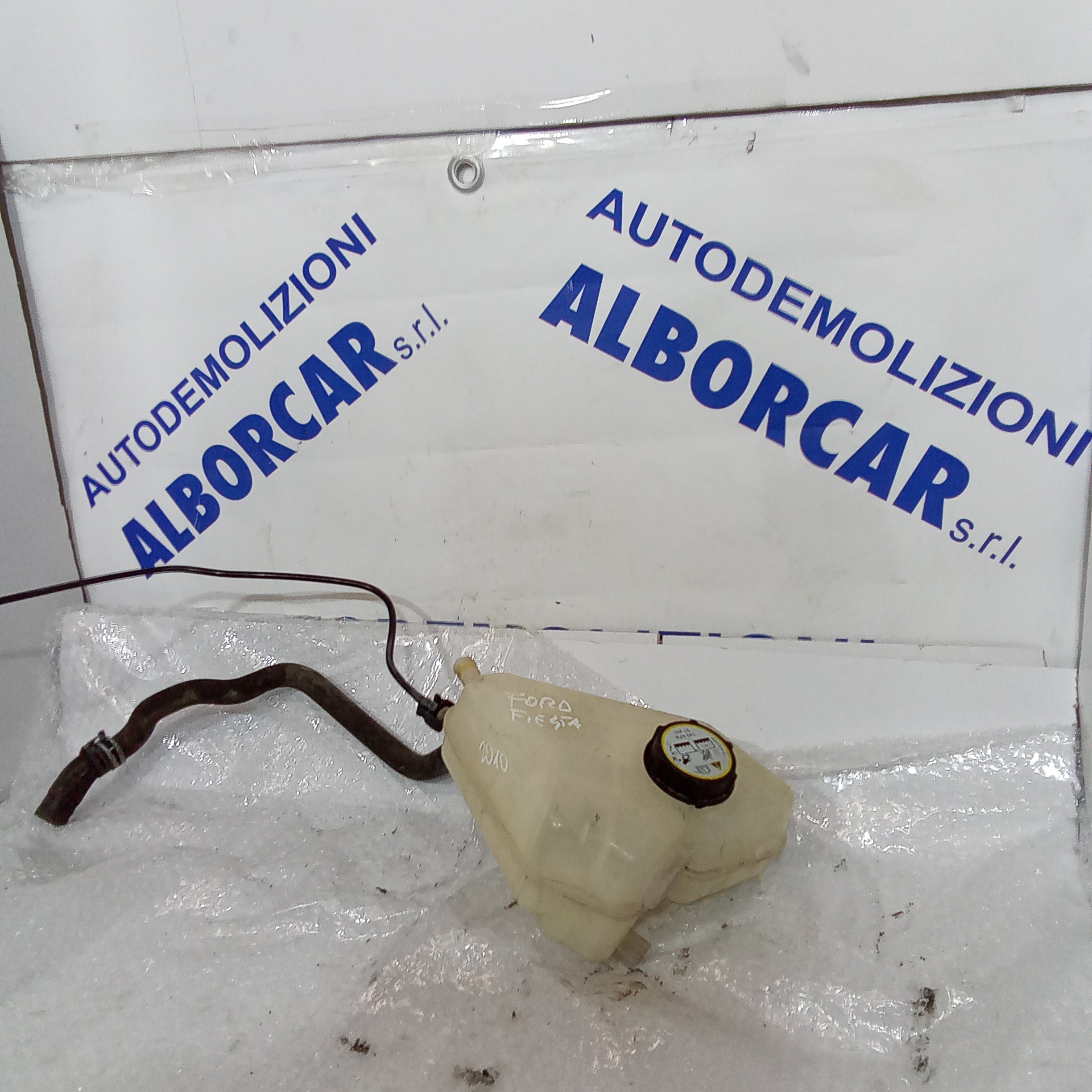 Vaschetta acqua radiatore ford fiesta 1.4 benzina anno 2010