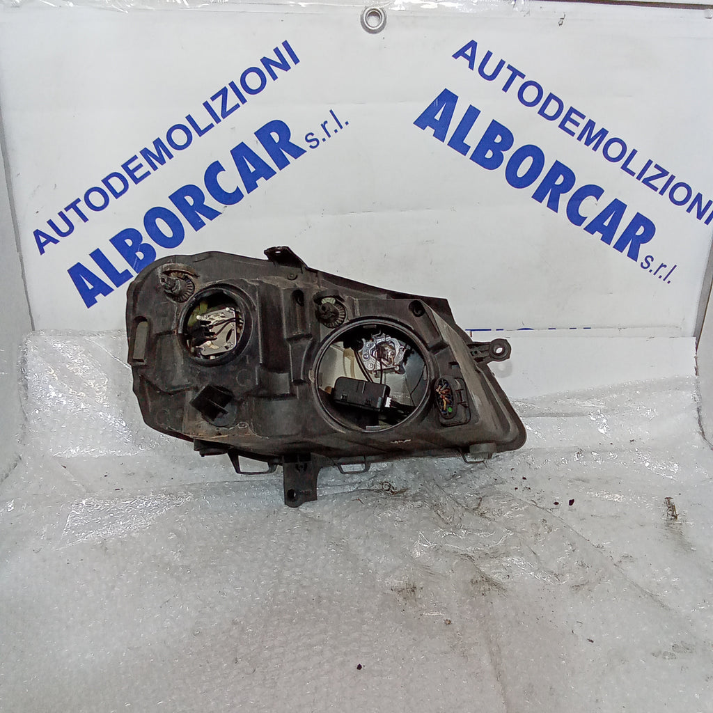 Left front headlight Volkswagen Polo year 2006