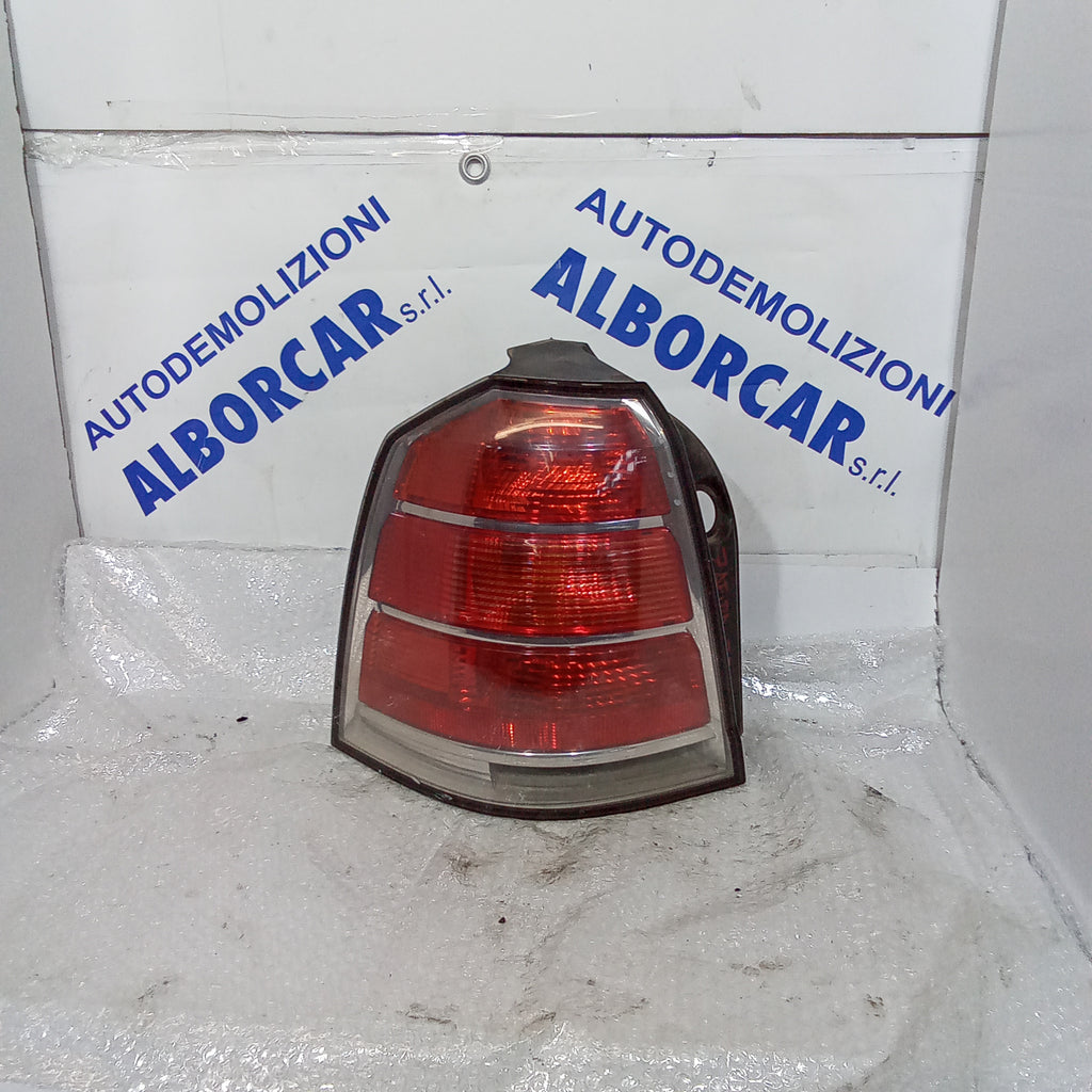 Piloto trasero izquierdo Opel Zafira 7 plazas año 2006