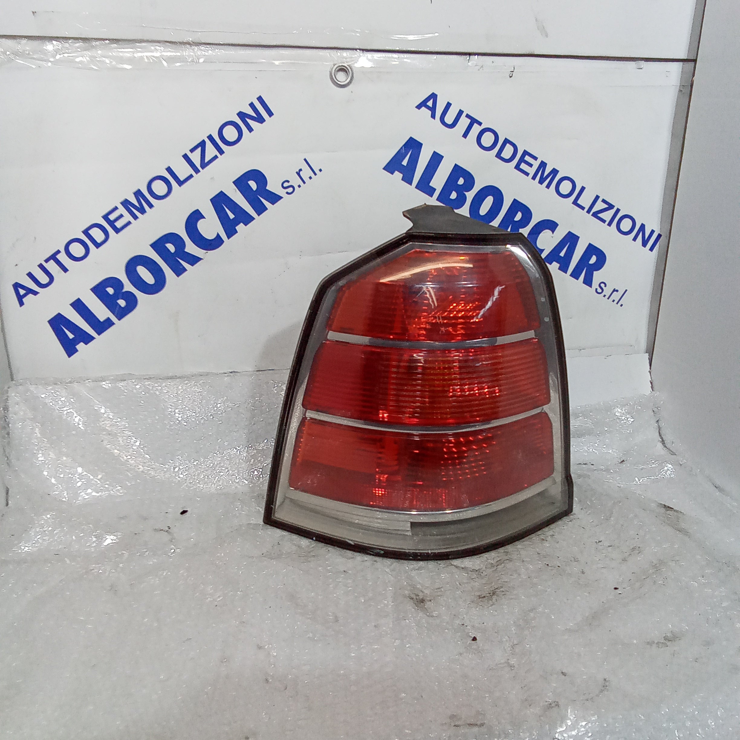 Piloto trasero izquierdo Opel Zafira 7 plazas año 2006