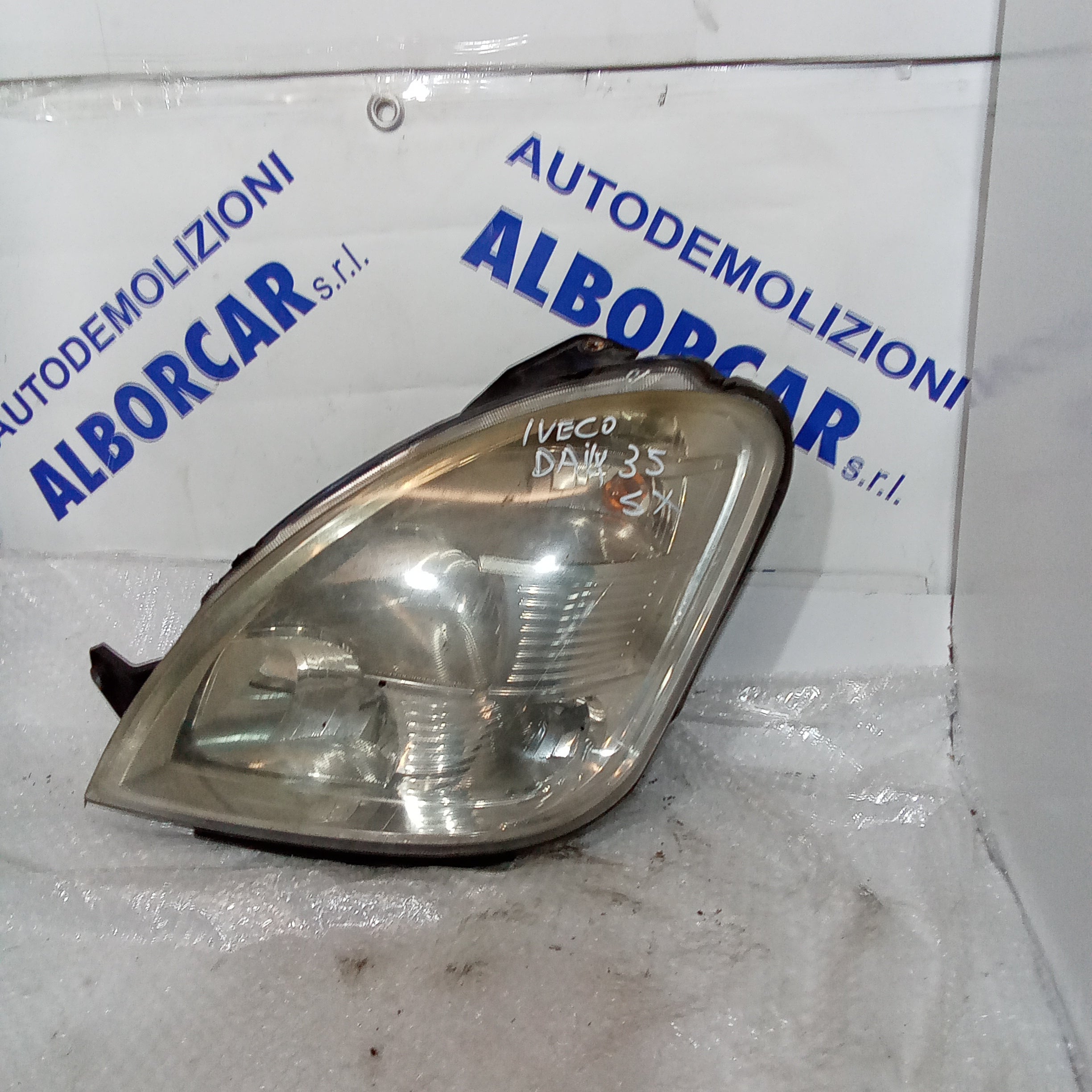 Left front headlight Iveco Daily 35 year 2005