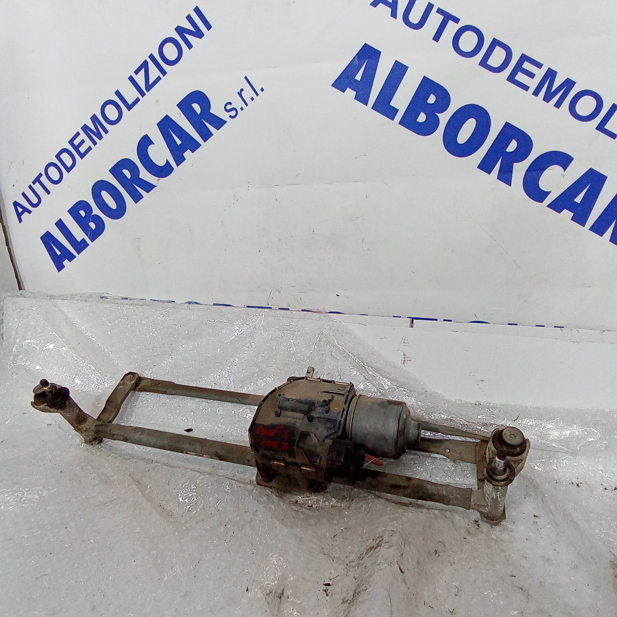 Motor de limpiaparabrisas delantero Volkswagen Golf 5 año 2007