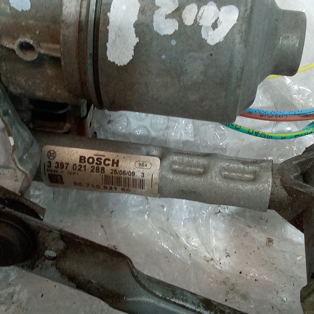 Motor delantero izquierdo Peugeot 3008 año 2011