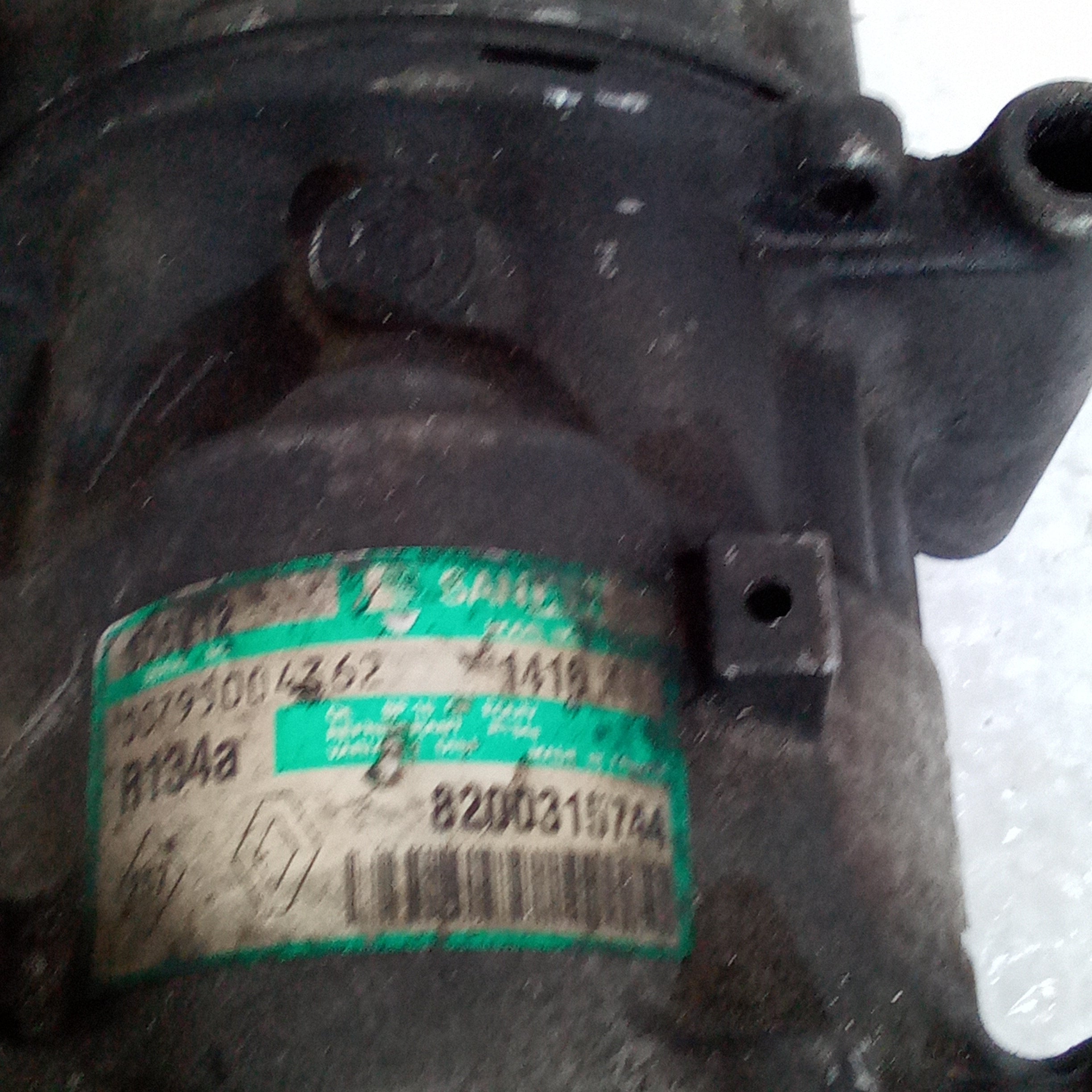Compressore aria condizionata renault clio 1.2 benzina anno 2002