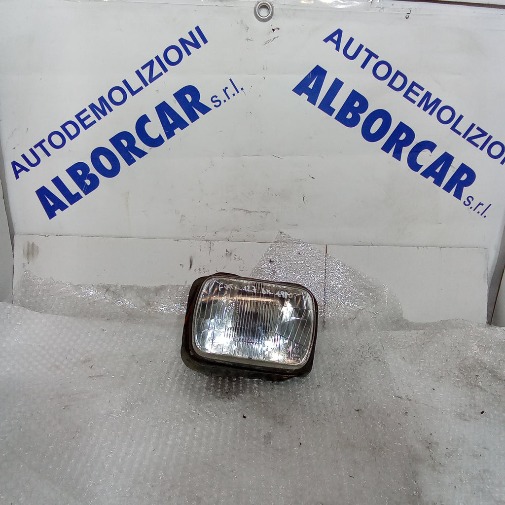 Faro delantero derecho Fiat 127 año 1980