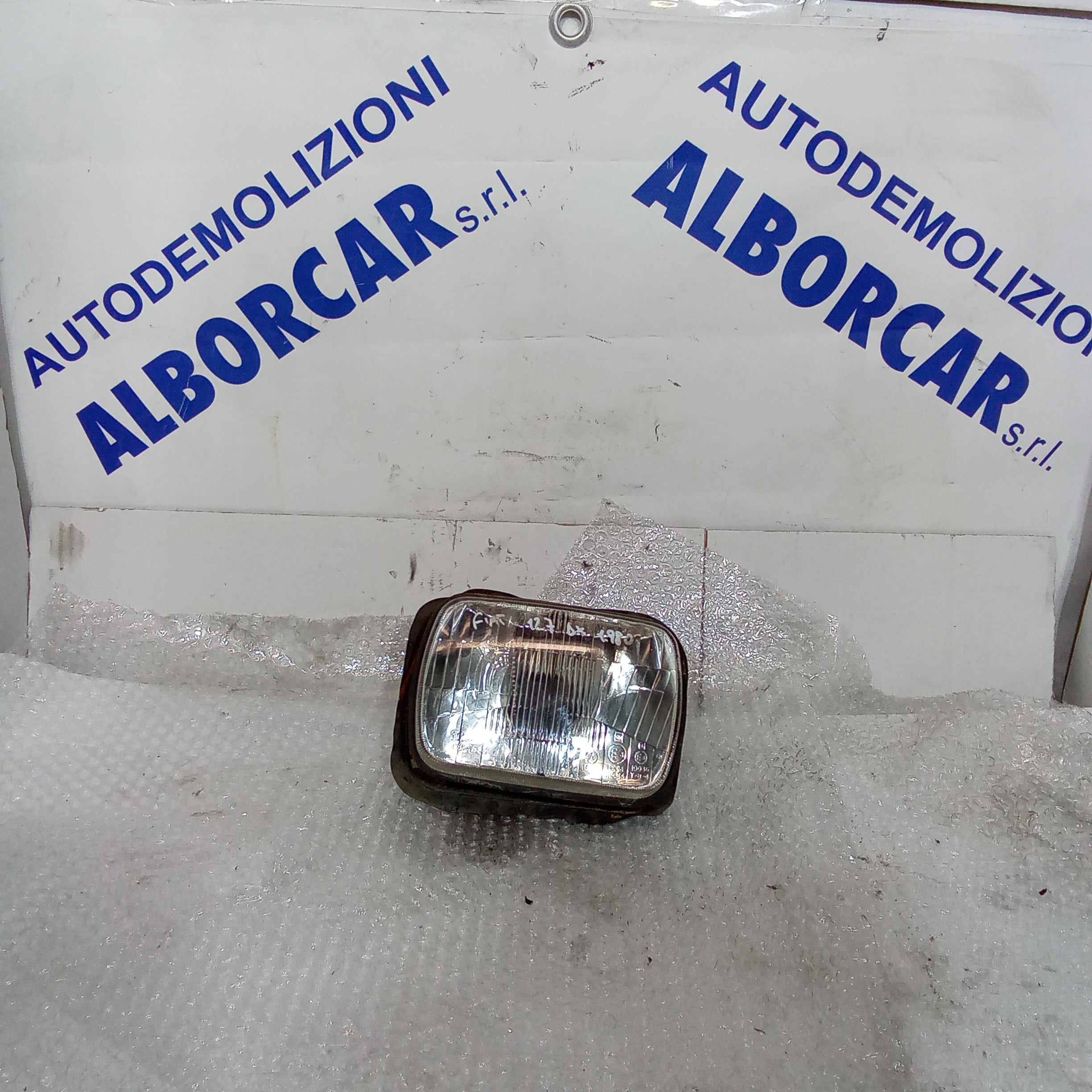 Faro delantero derecho Fiat 127 año 1980