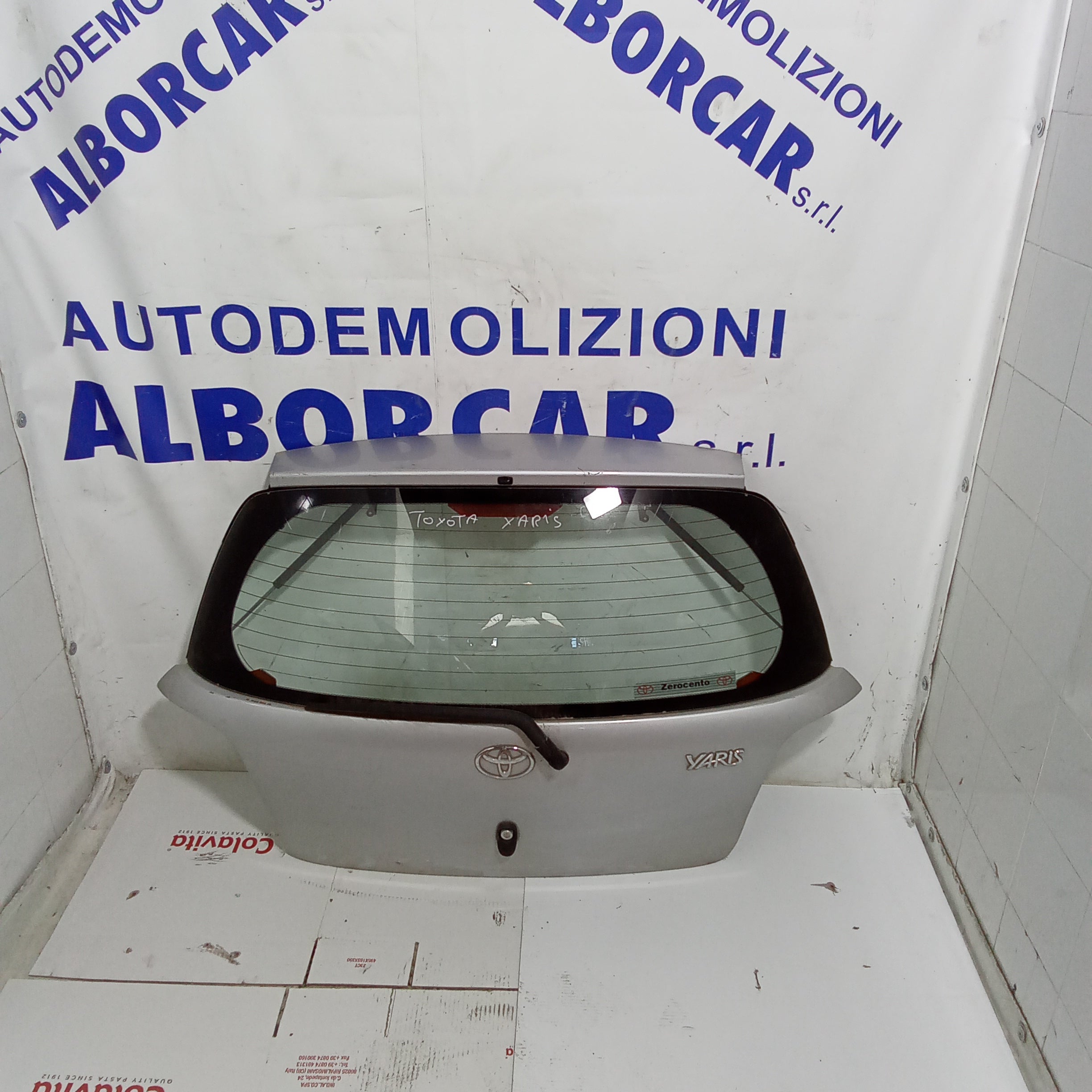 Cofano baule posteriore toyota yaris anno 2004