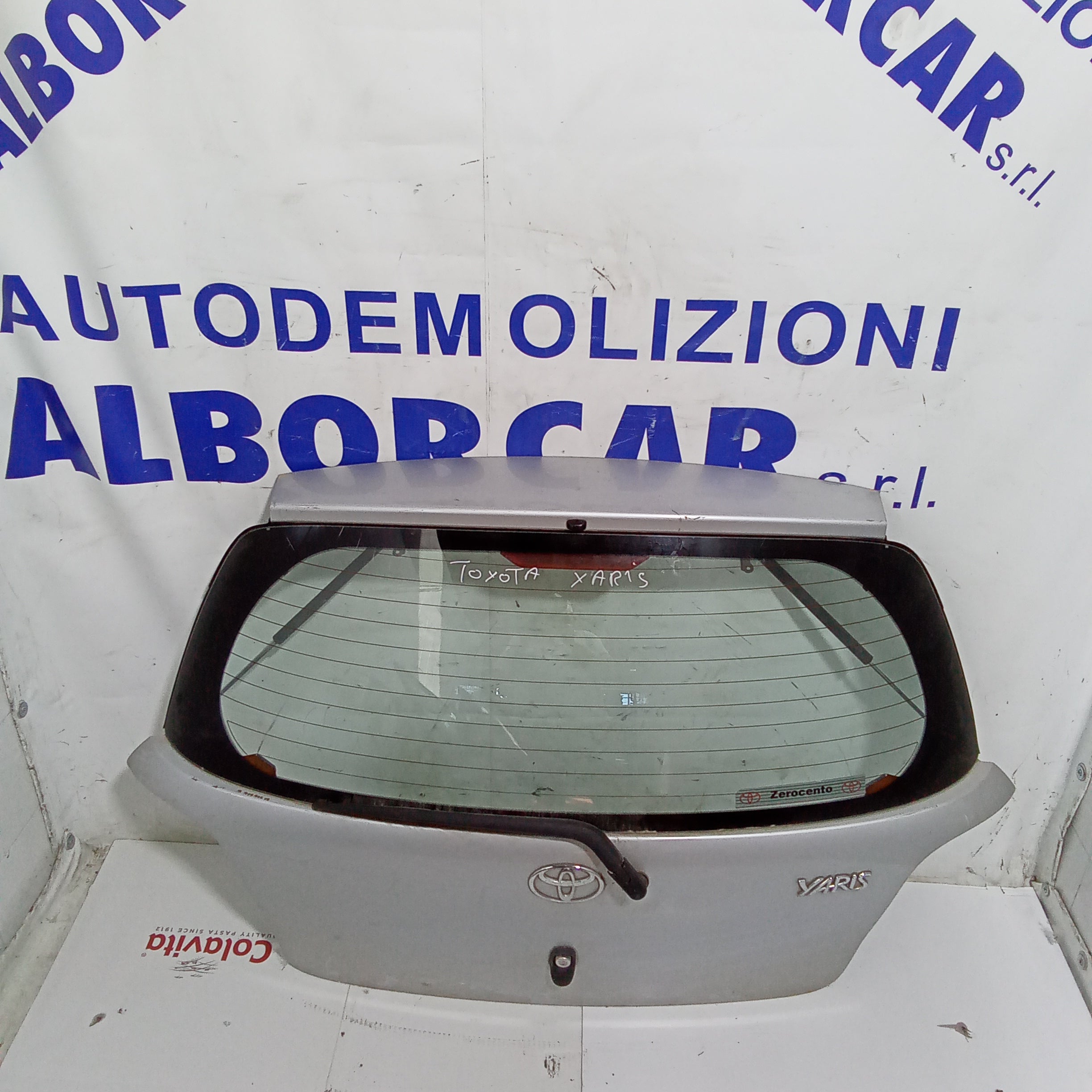 Cofano baule posteriore toyota yaris anno 2004