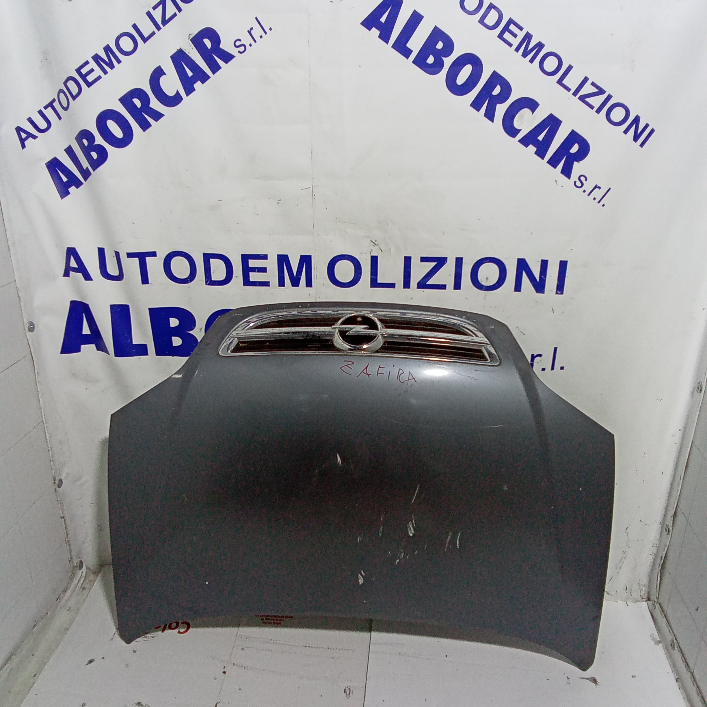 Capó delantero Opel Zafira año 2001