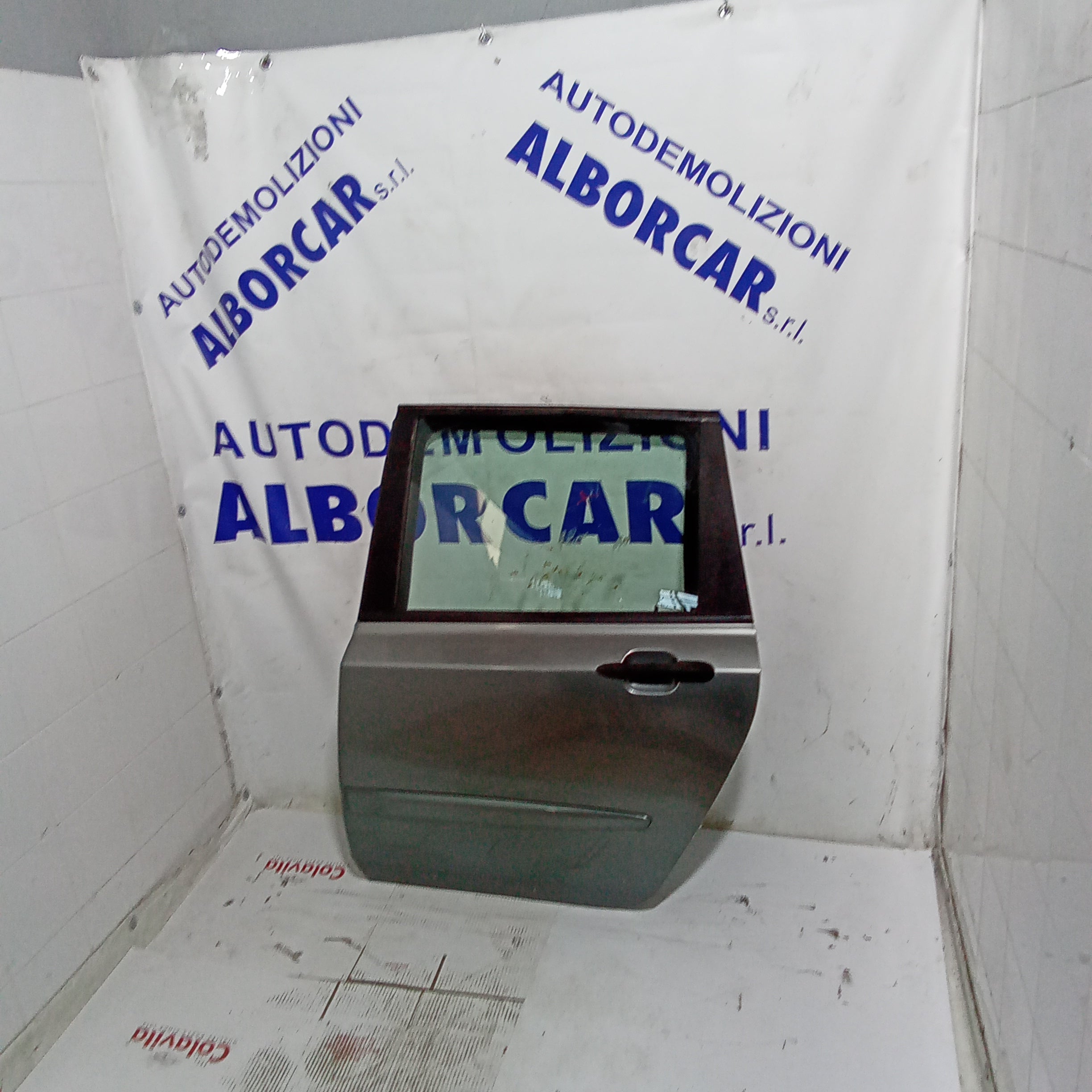 Puerta trasera izquierda Fiat Stilo 5 puertas año 2003