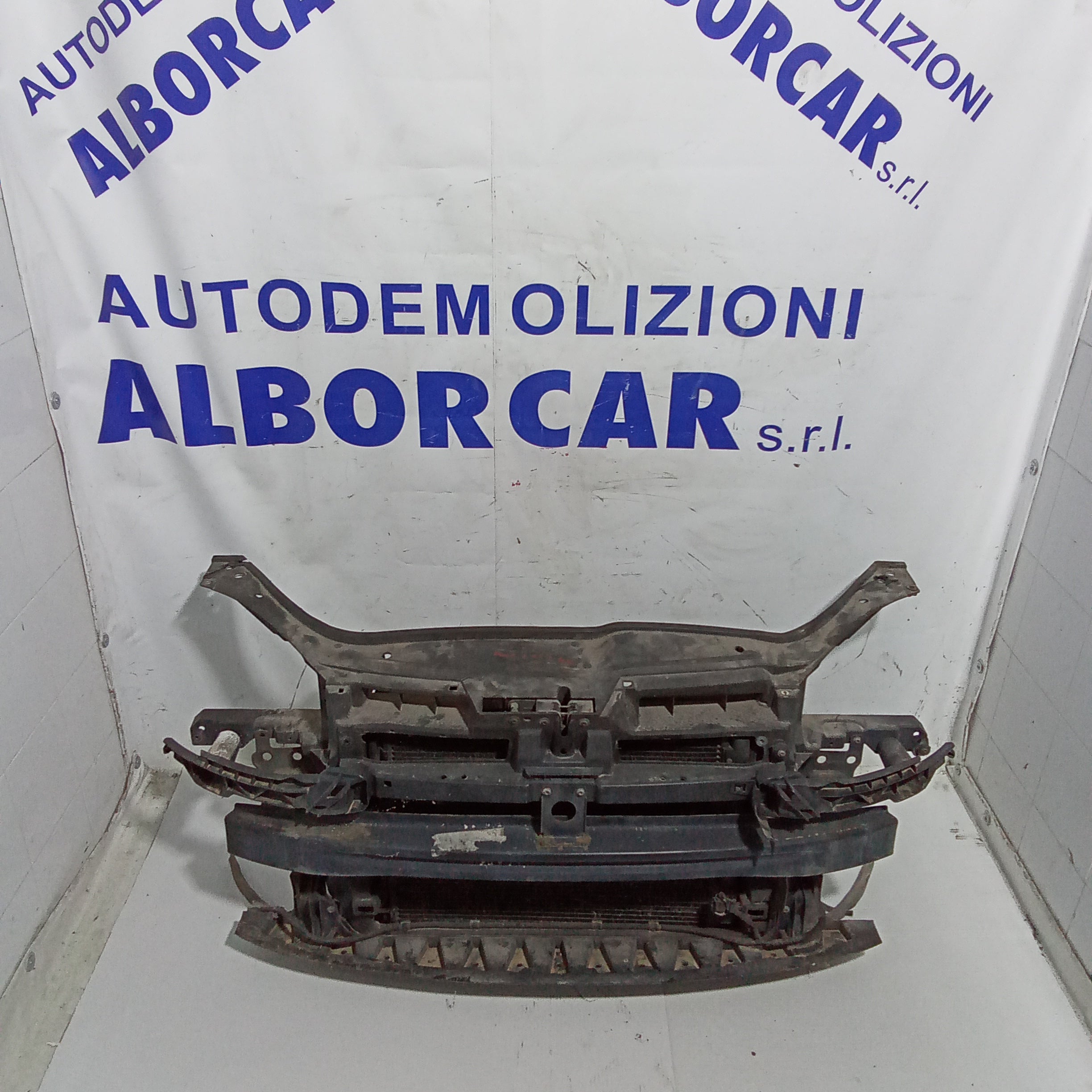 Complete grille Volkswagen Golf 5 1.9 tdi 105hp year 2003/2008