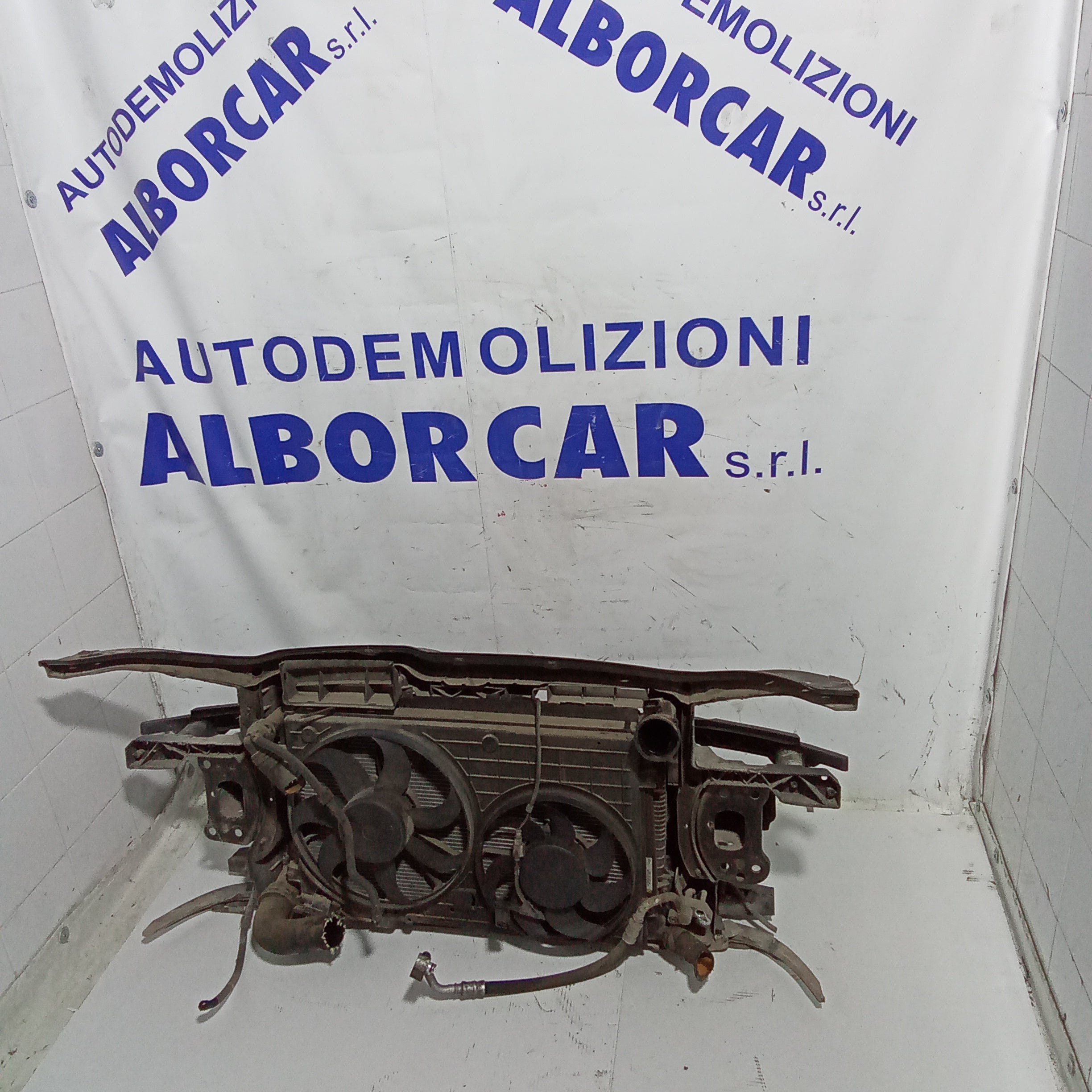 Complete grille Volkswagen Golf 5 1.9 tdi 105hp year 2003/2008
