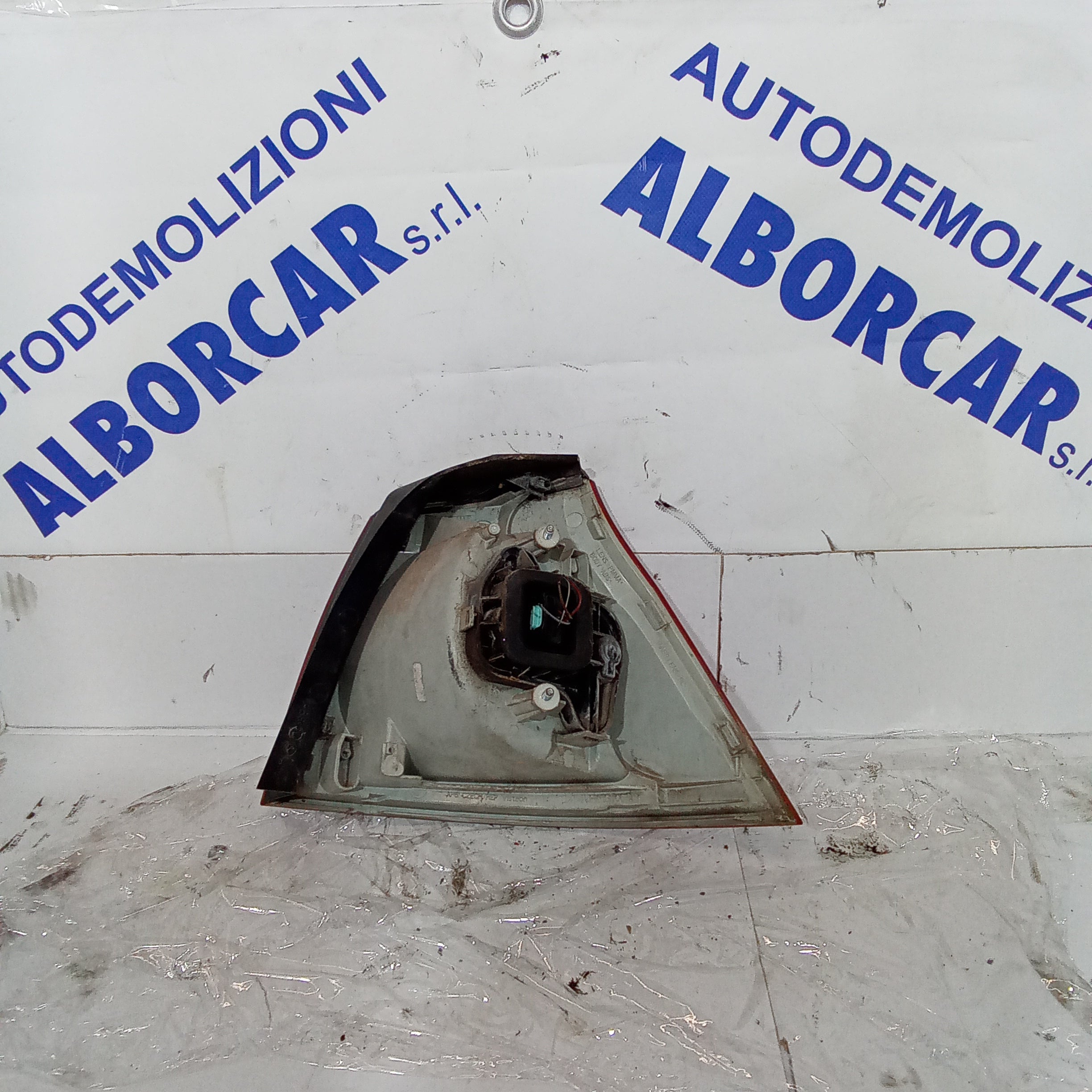 Piloto trasero izquierdo Volkswagen Golf 5 año 2003/2008