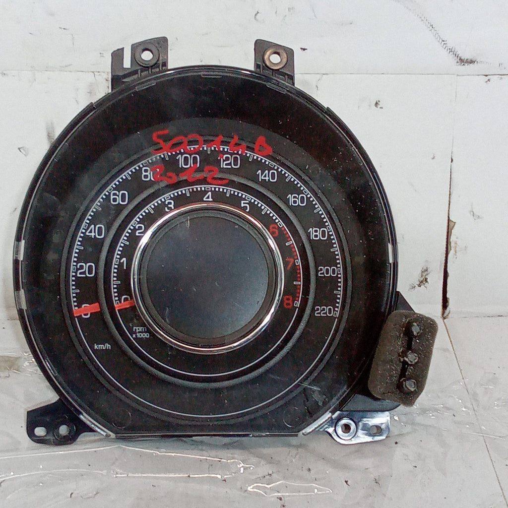 Cuadro de instrumentos/cuentakilómetros Fiat 500 1.4 gasolina código 735516048
