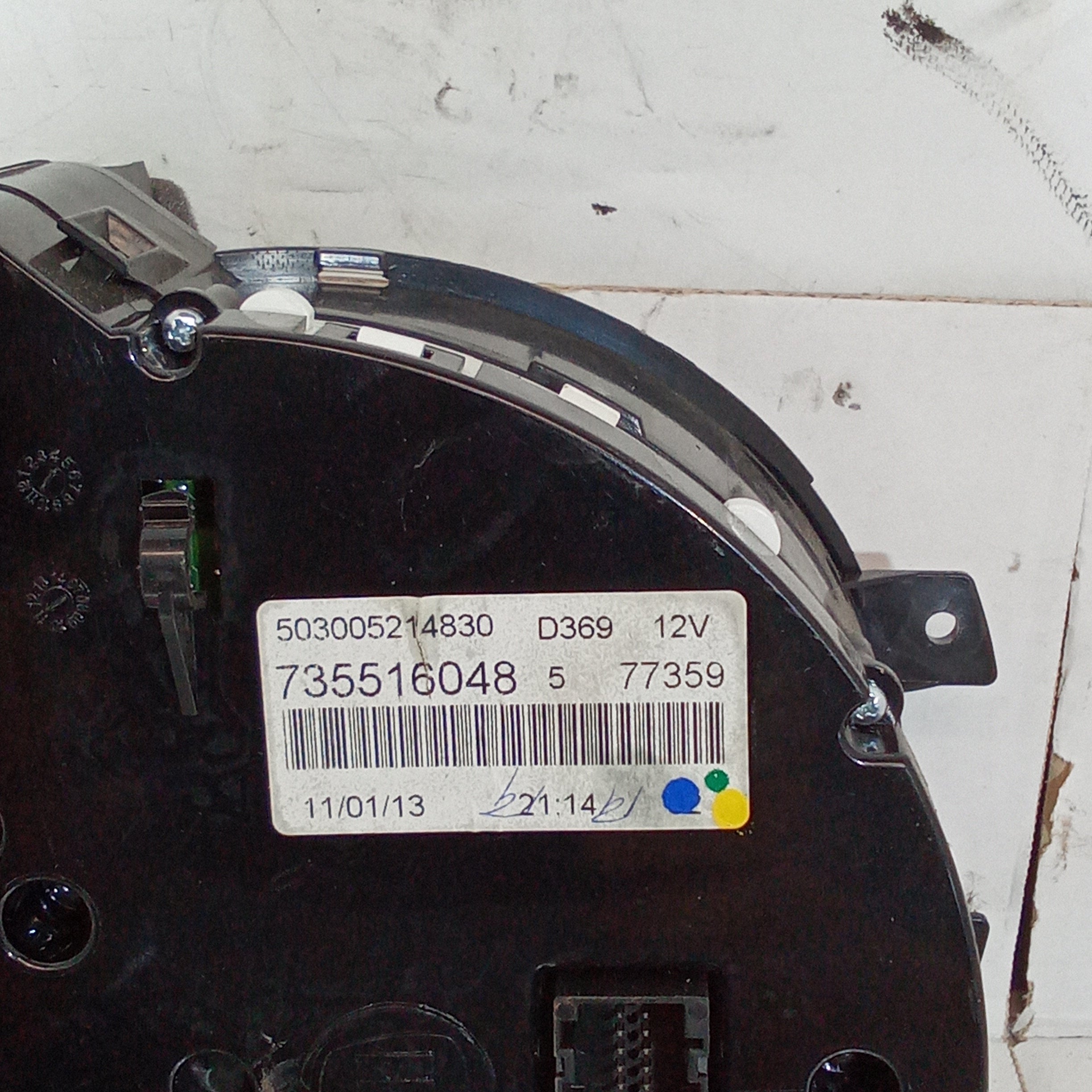Cuadro de instrumentos/cuentakilómetros Fiat 500 1.4 gasolina código 735516048