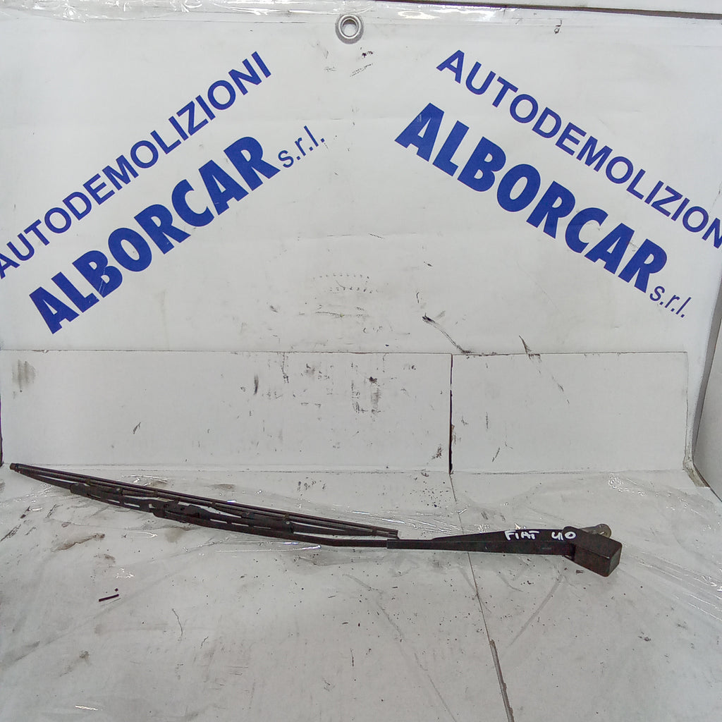 Escobilla limpiaparabrisas delantera Fiat Uno año 1992