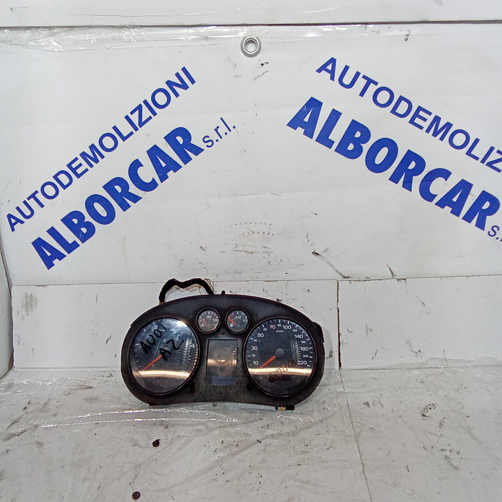 Cuadro de instrumentos/cuentakilómetros Audi A2 1.4TDI año 2004 8Z0920900