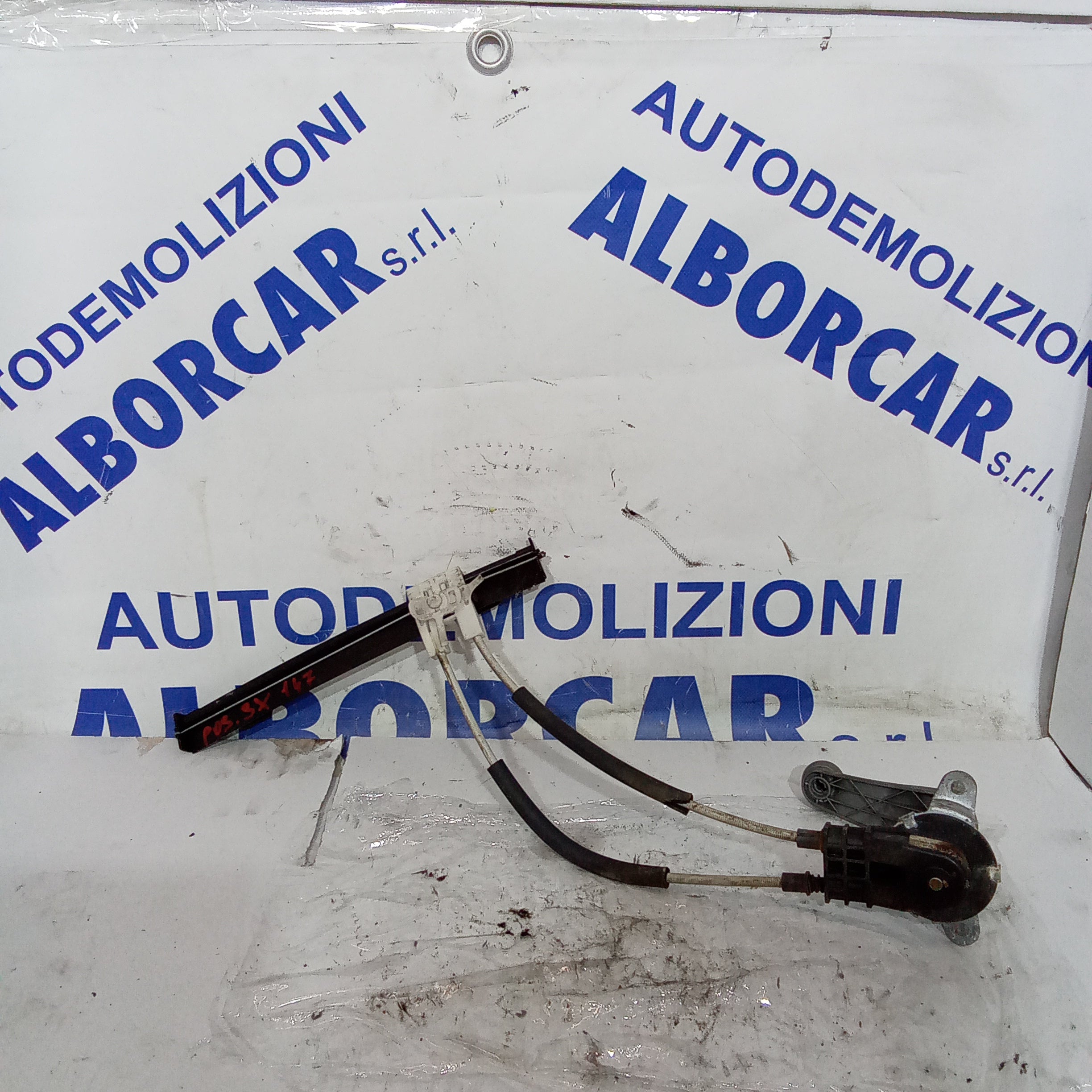 Alzavetro posteriore sinistro alfa 147 anno 2004
