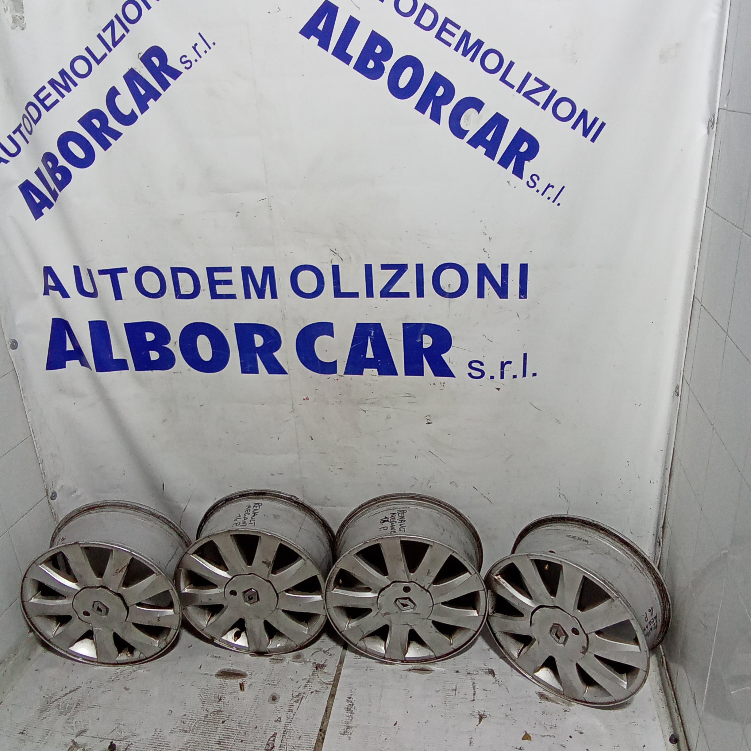 4 cerchi 4 fori 16 pollici renault megane
