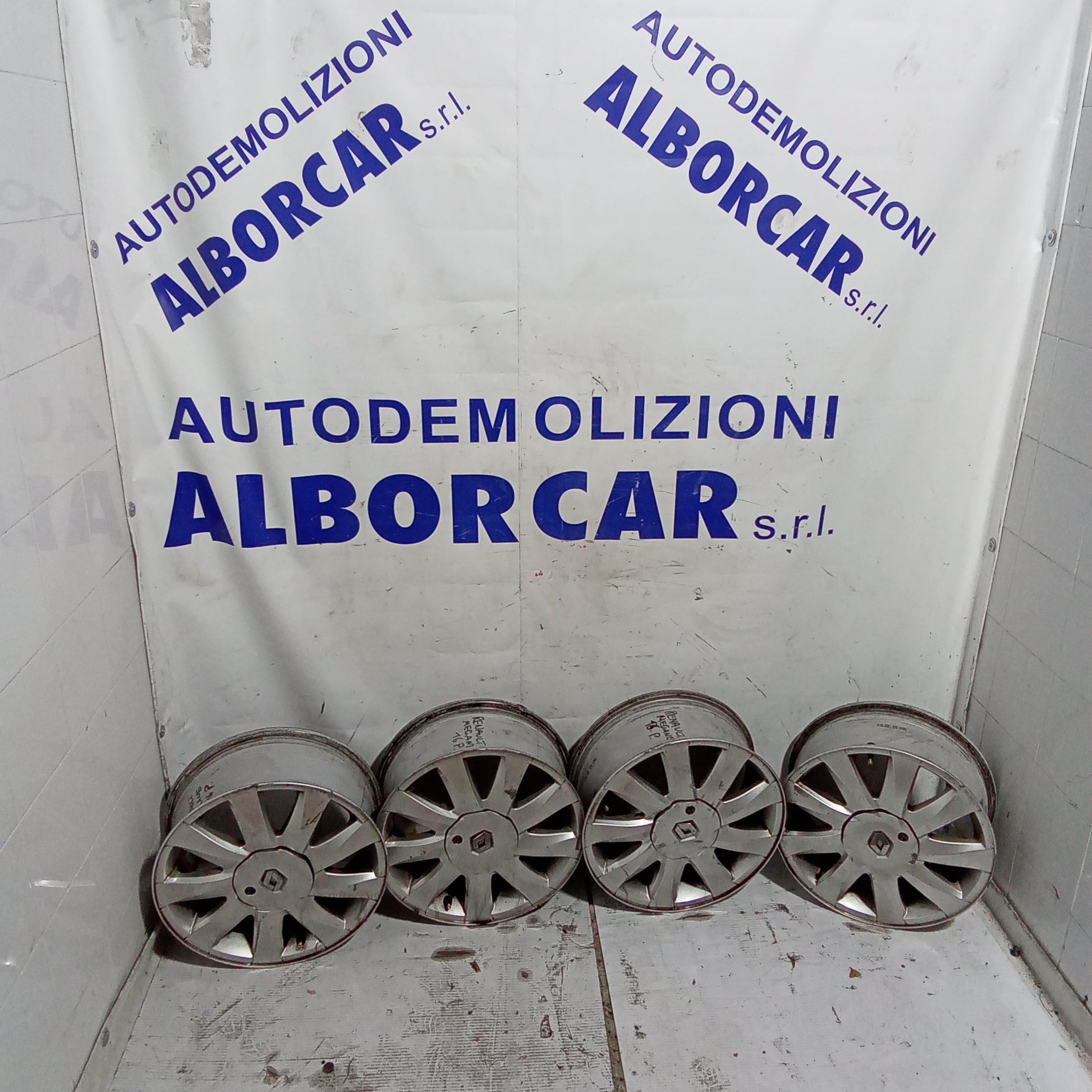 4 cerchi 4 fori 16 pollici renault megane