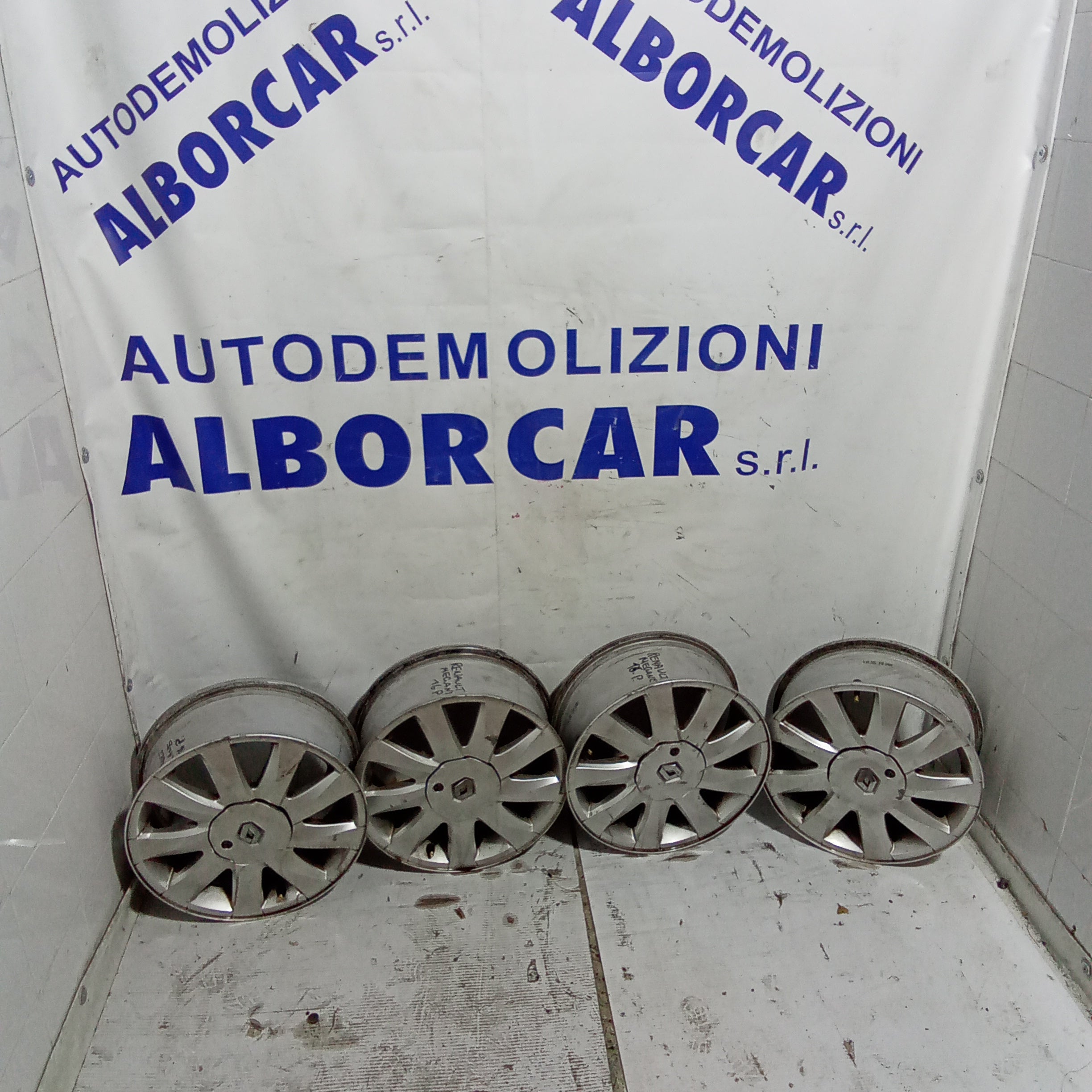 4 cerchi 4 fori 16 pollici renault megane
