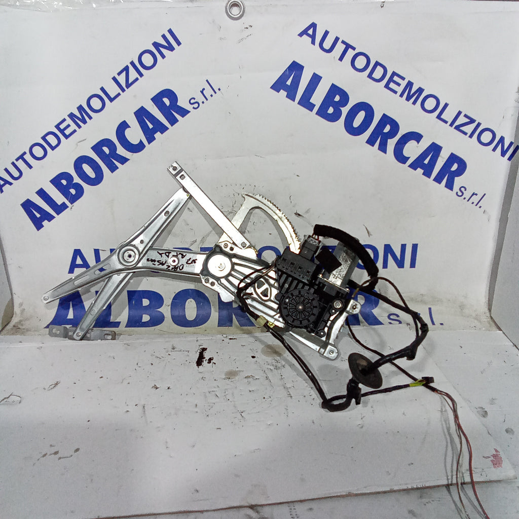 Elevalunas delantero derecho Opel Astra año 2007