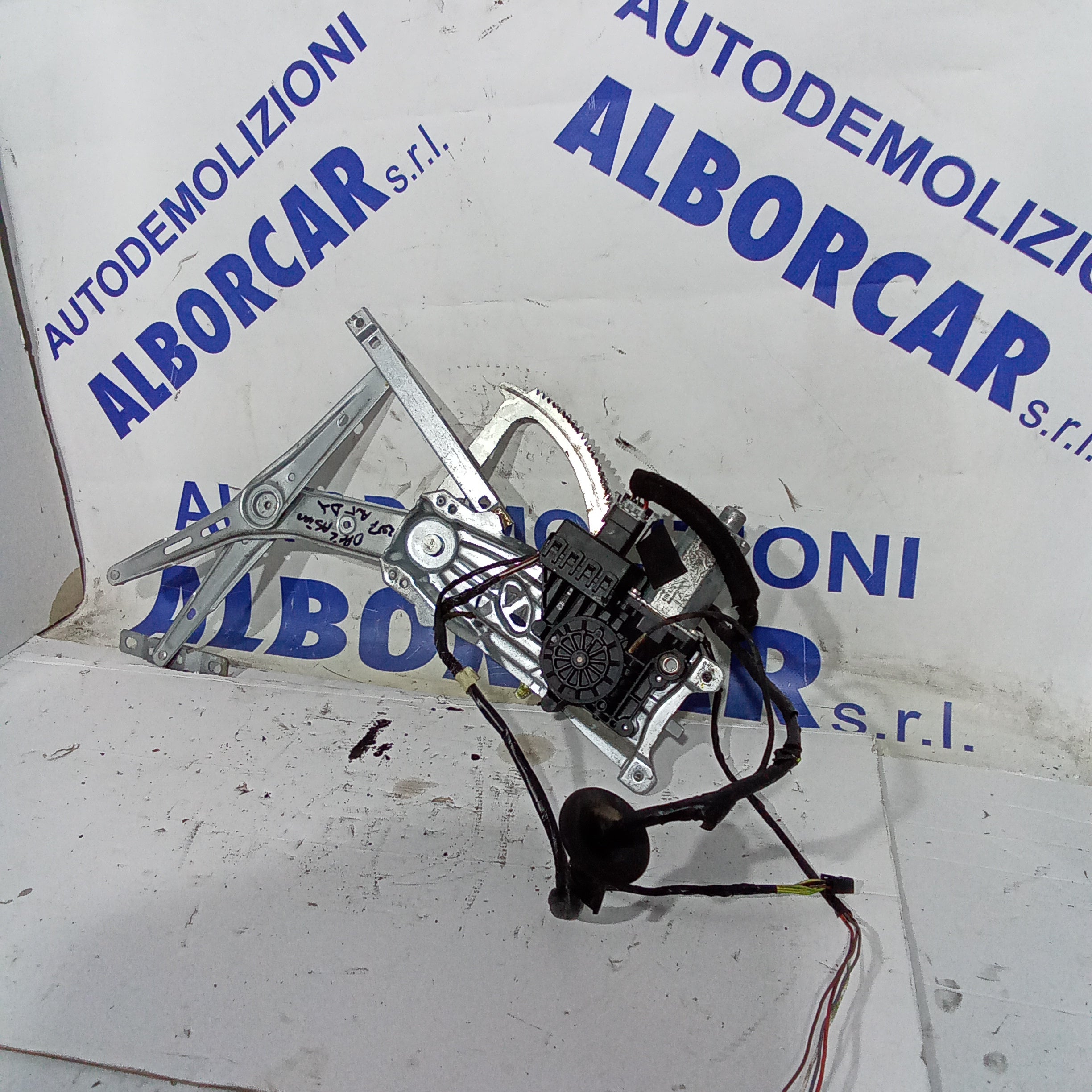 Right front window regulator Opel Astra year 2007