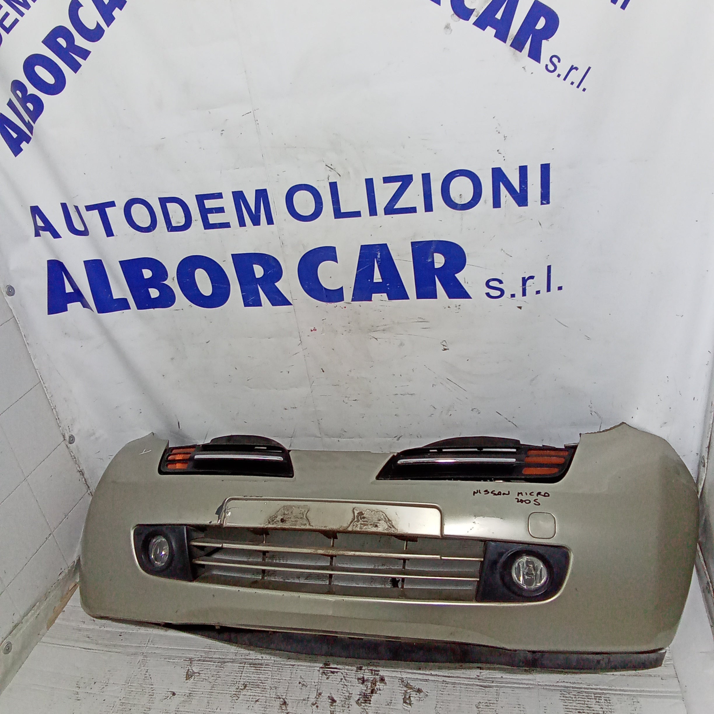 Parachoques delantero Nissan Micra año 2005