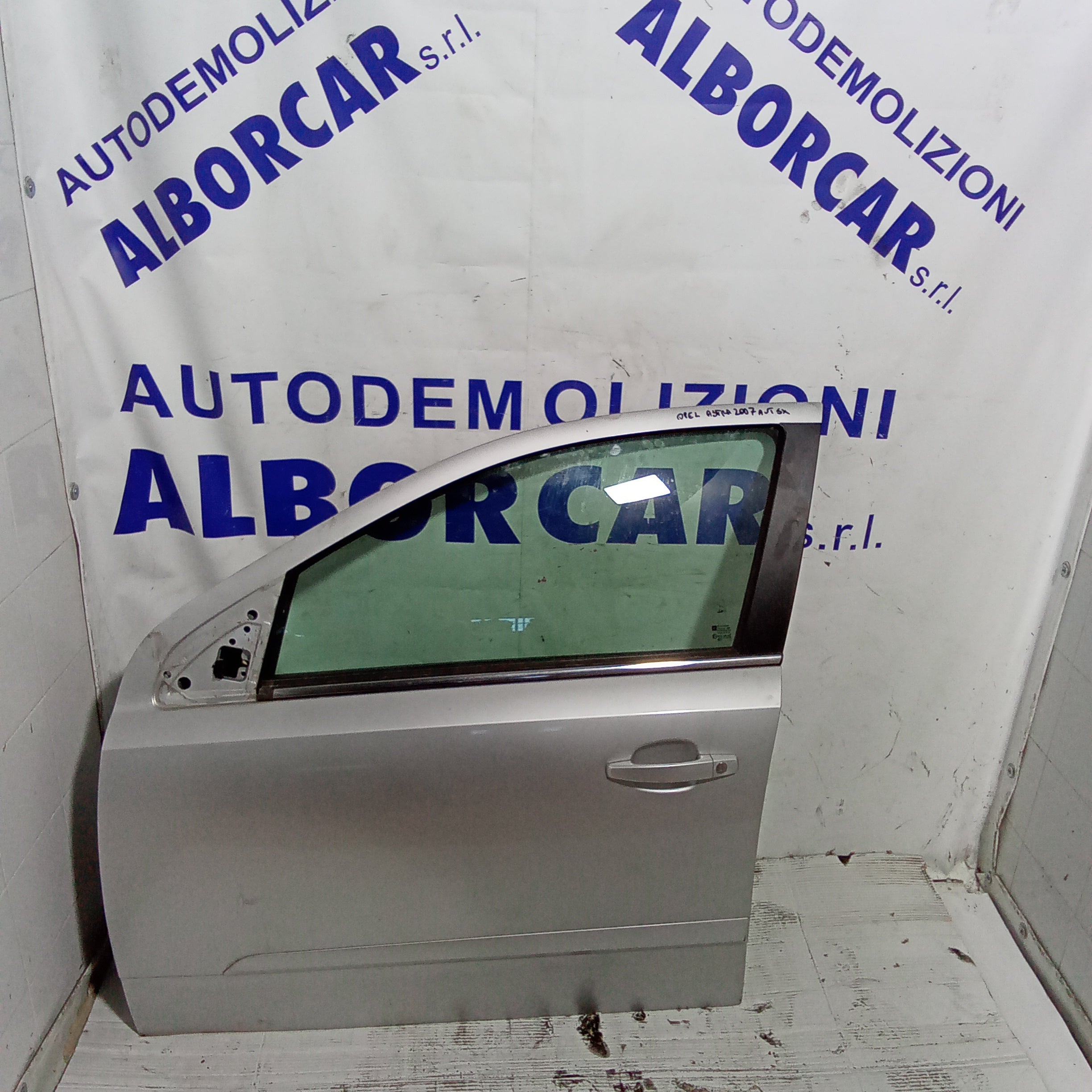 Puerta delantera izquierda Opel Astra año 2007