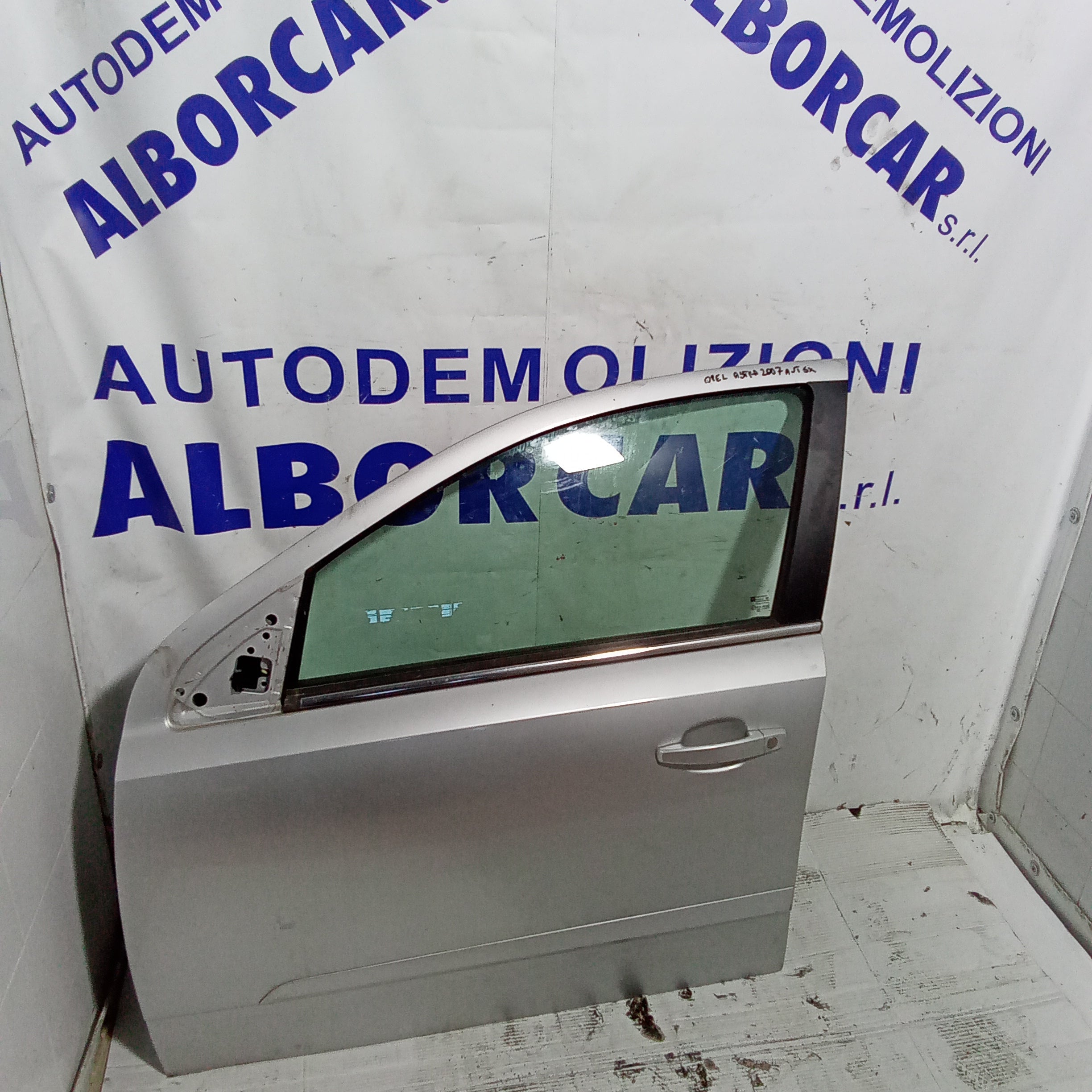 Puerta delantera izquierda Opel Astra año 2007