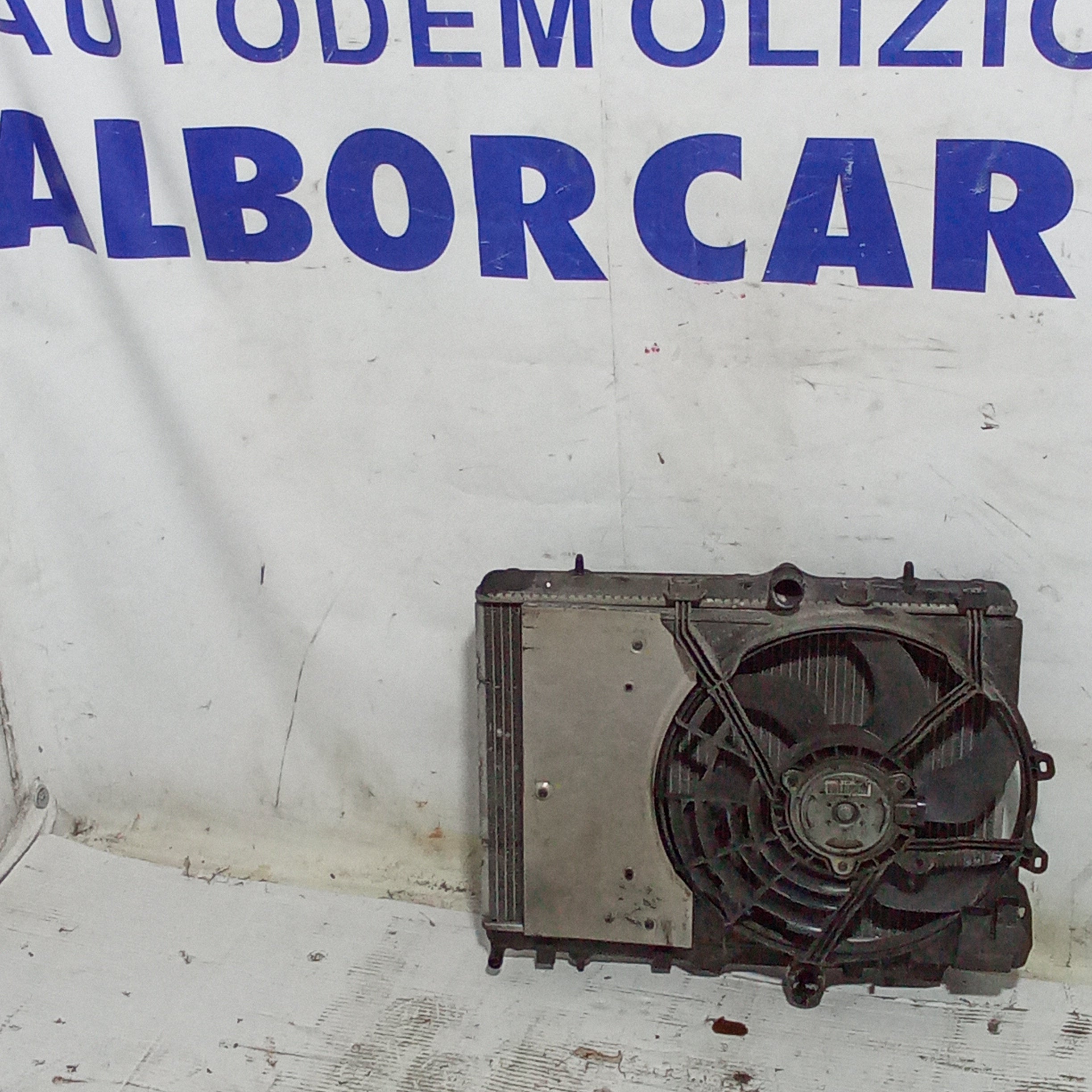 Radiatore raffreddamento acqua citroen C3 1.6hdi anno 2013