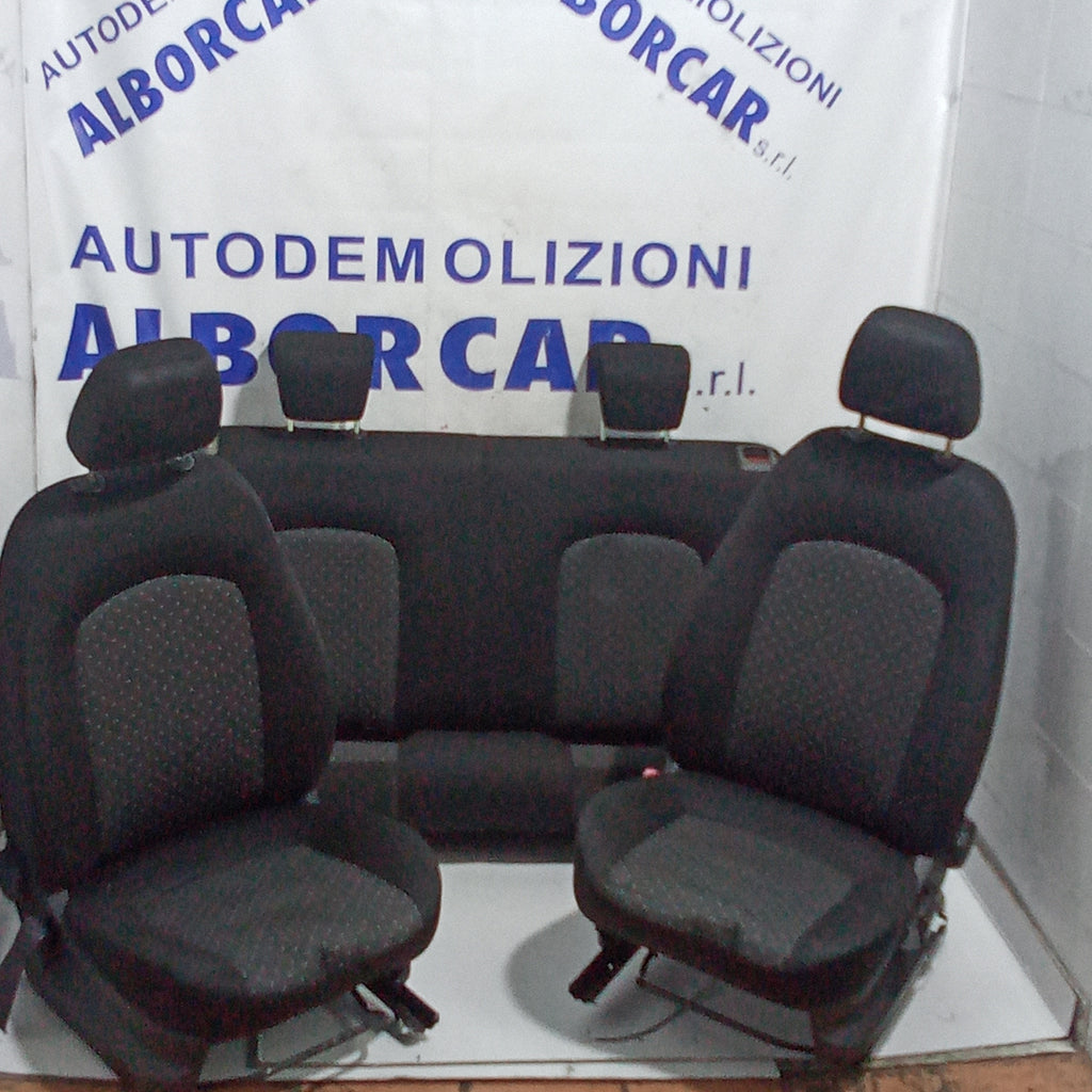 Tapicería completa Fiat Grande Punto 5 puertas año 2006