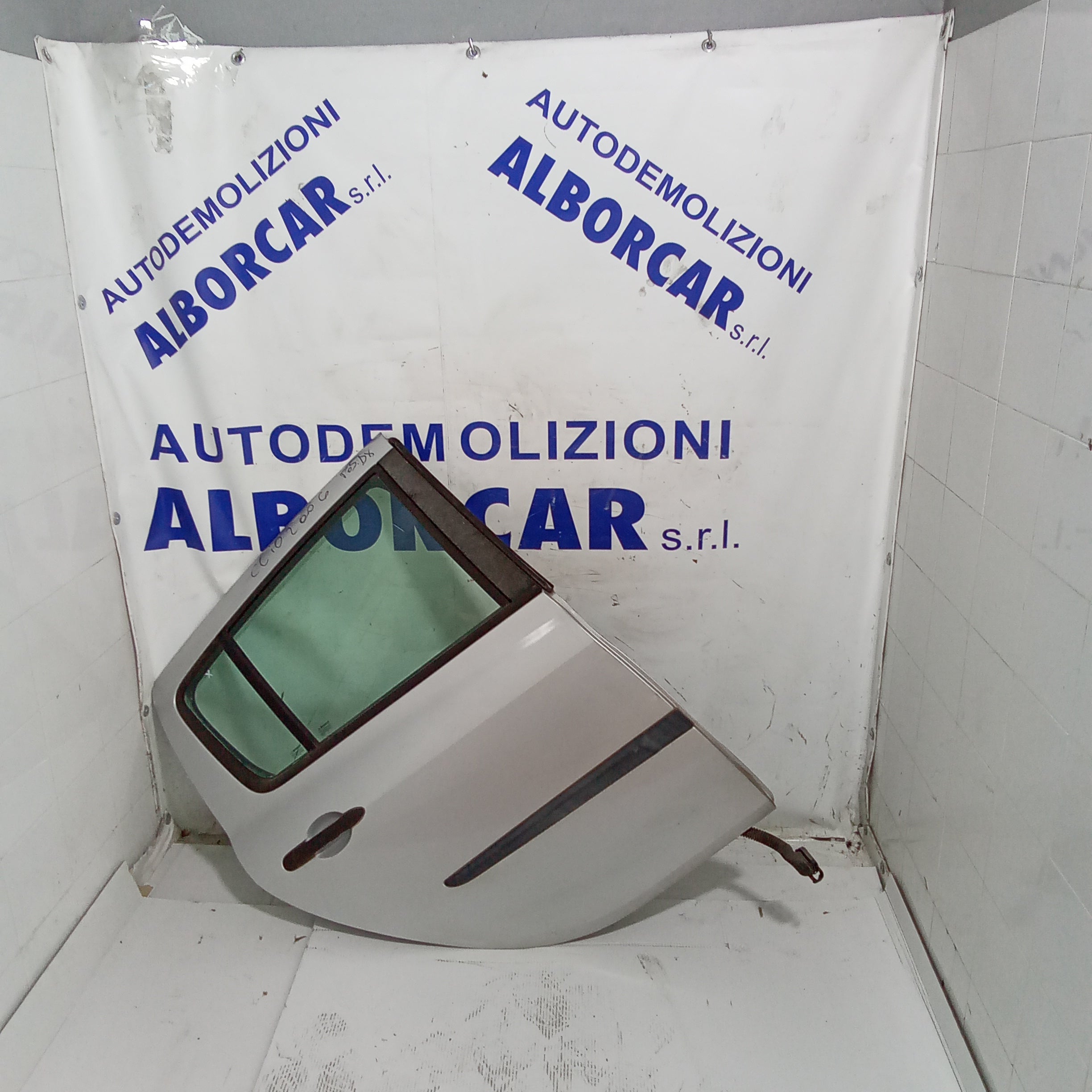 Puerta trasera derecha Renault Clio año 2004