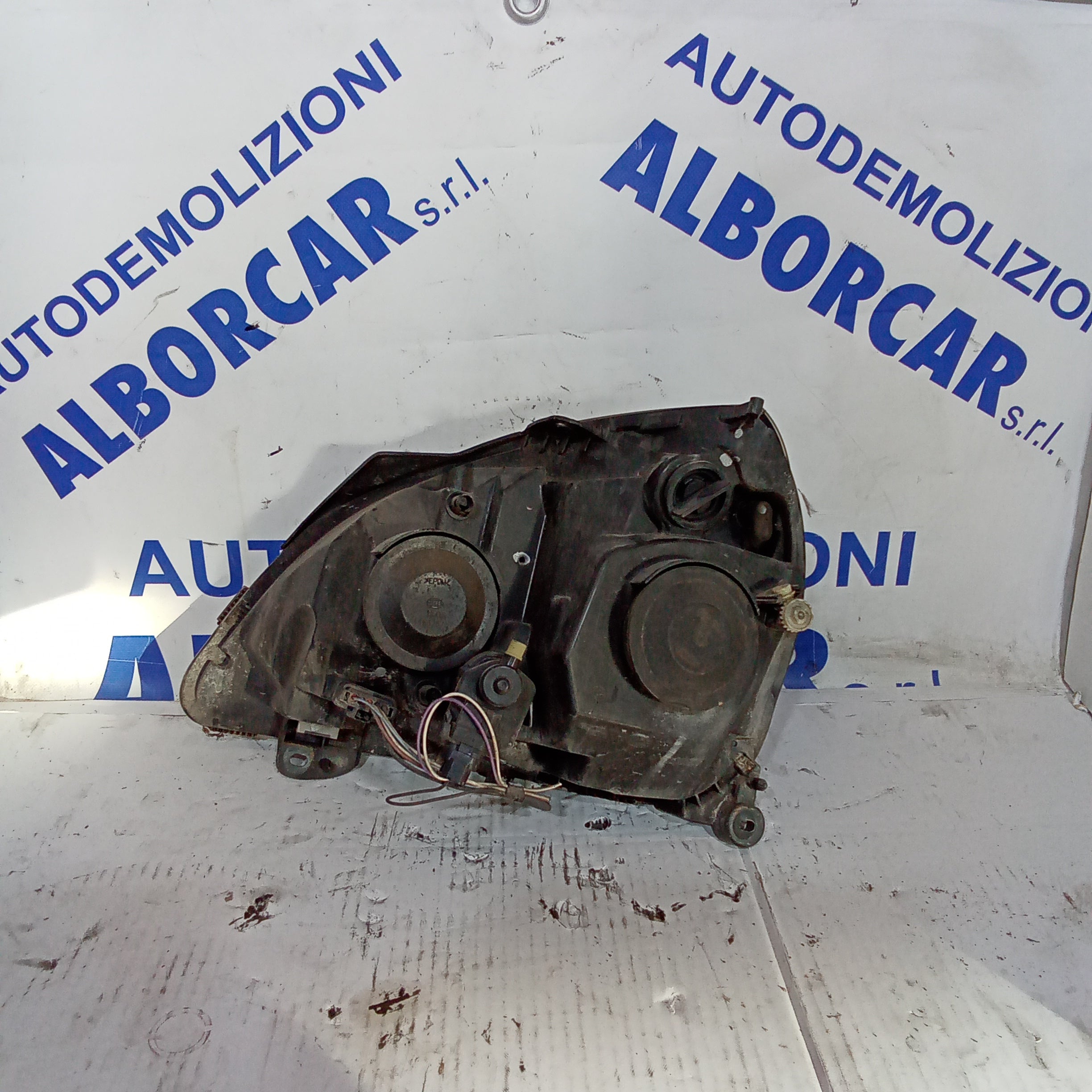 Faro delantero izquierdo Renault Clio año 2002