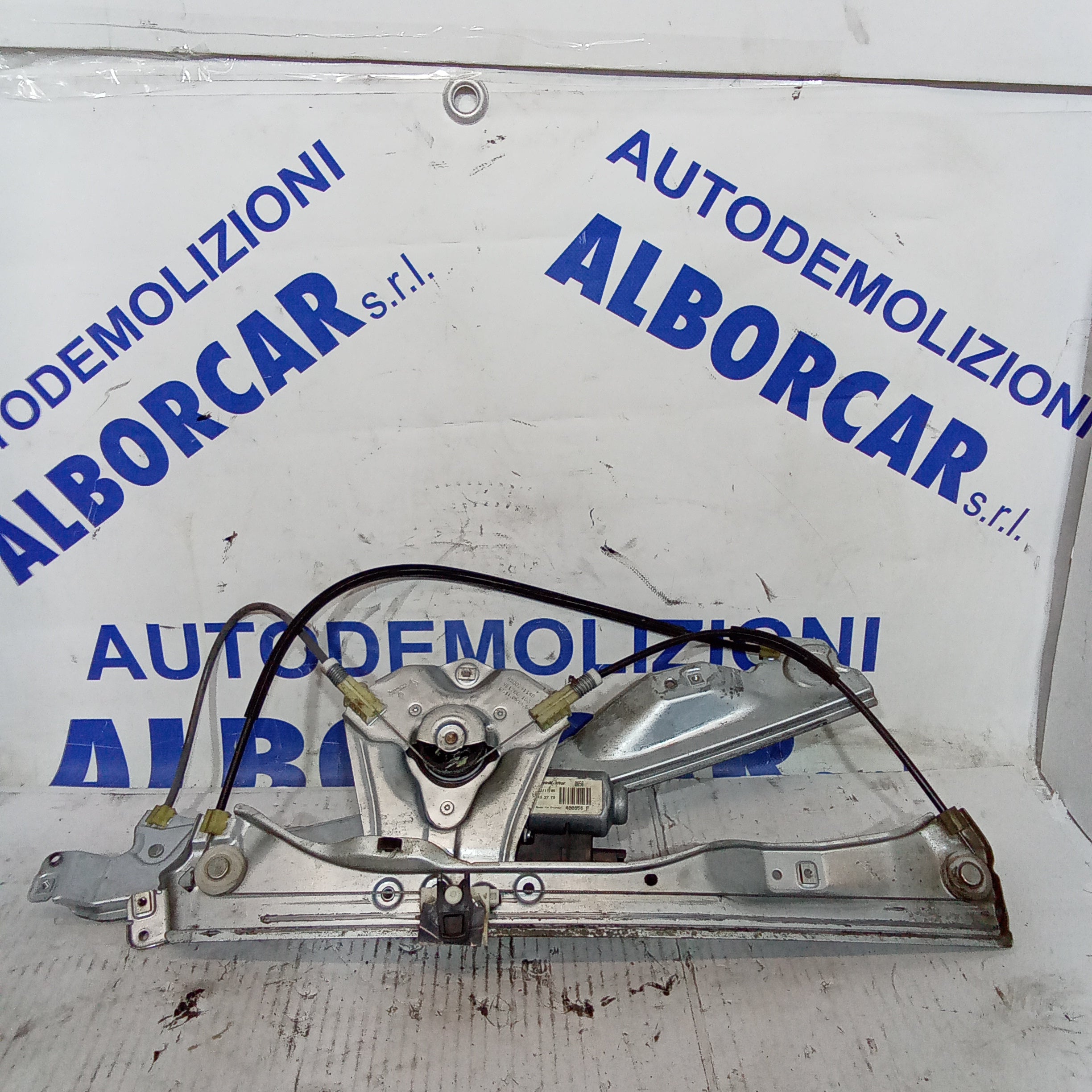 Alzavetro anteriore destro renault clio anno 2006