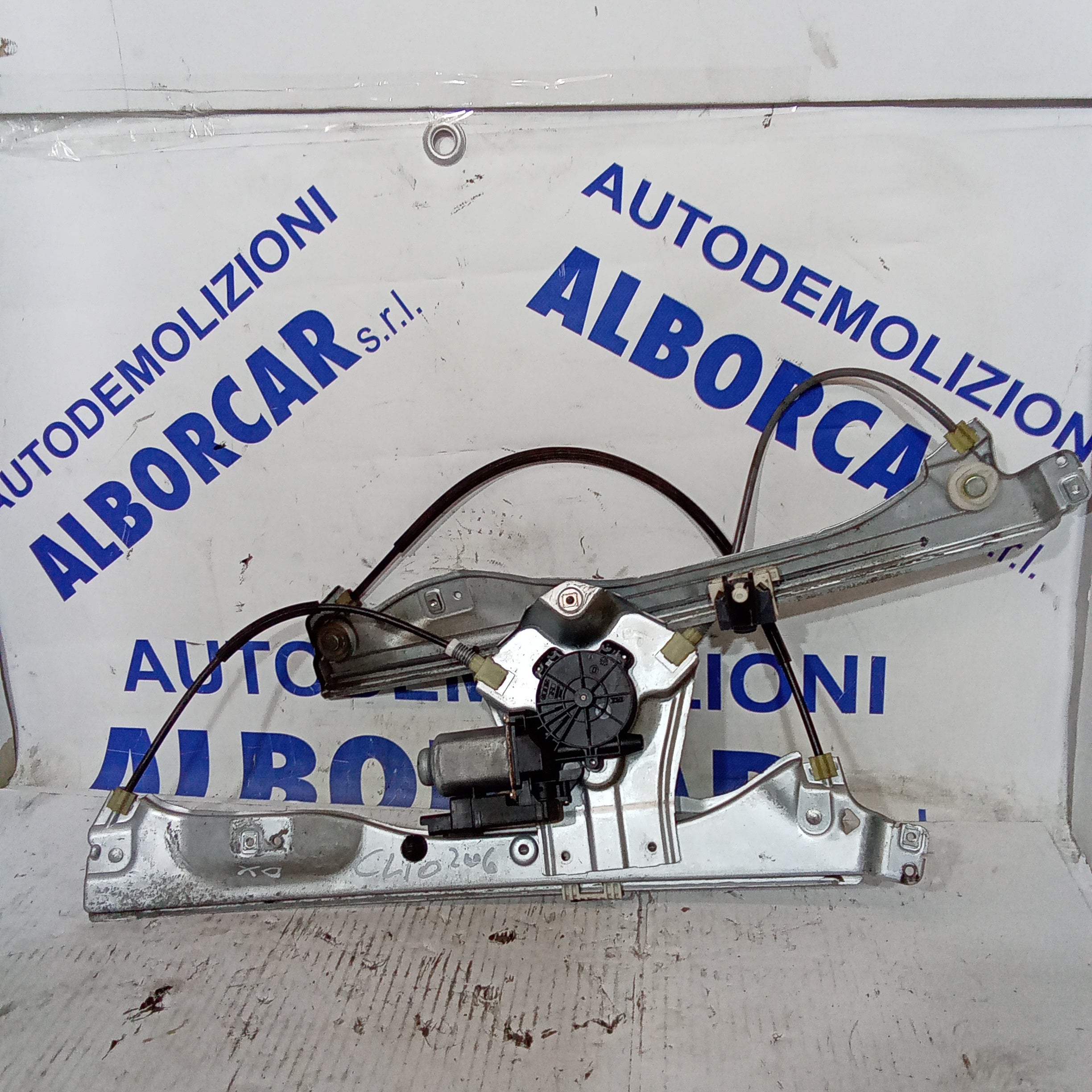 Alzavetro anteriore destro renault clio anno 2006