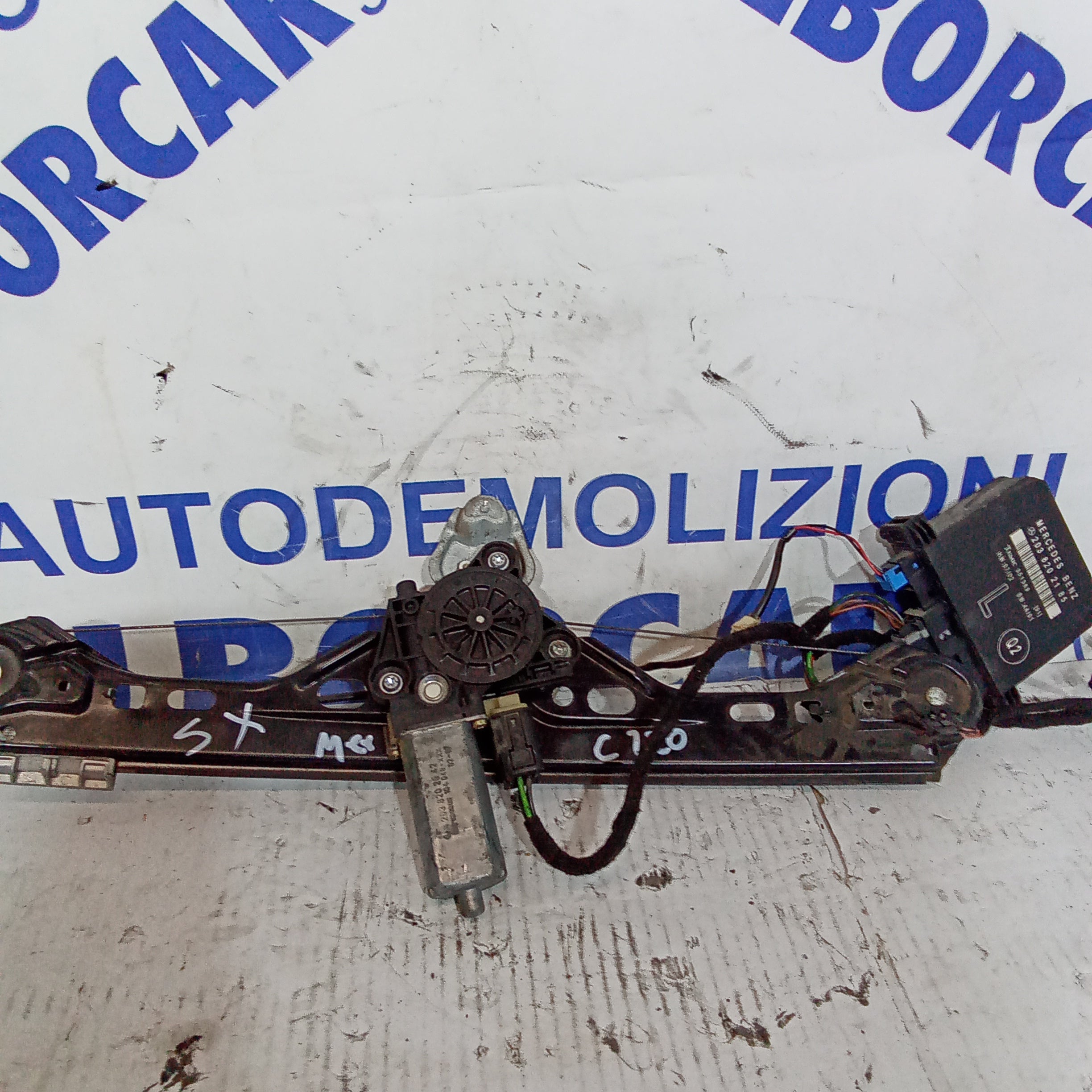Alzavetro anteriore sinistro mercedes C220 anno 2002