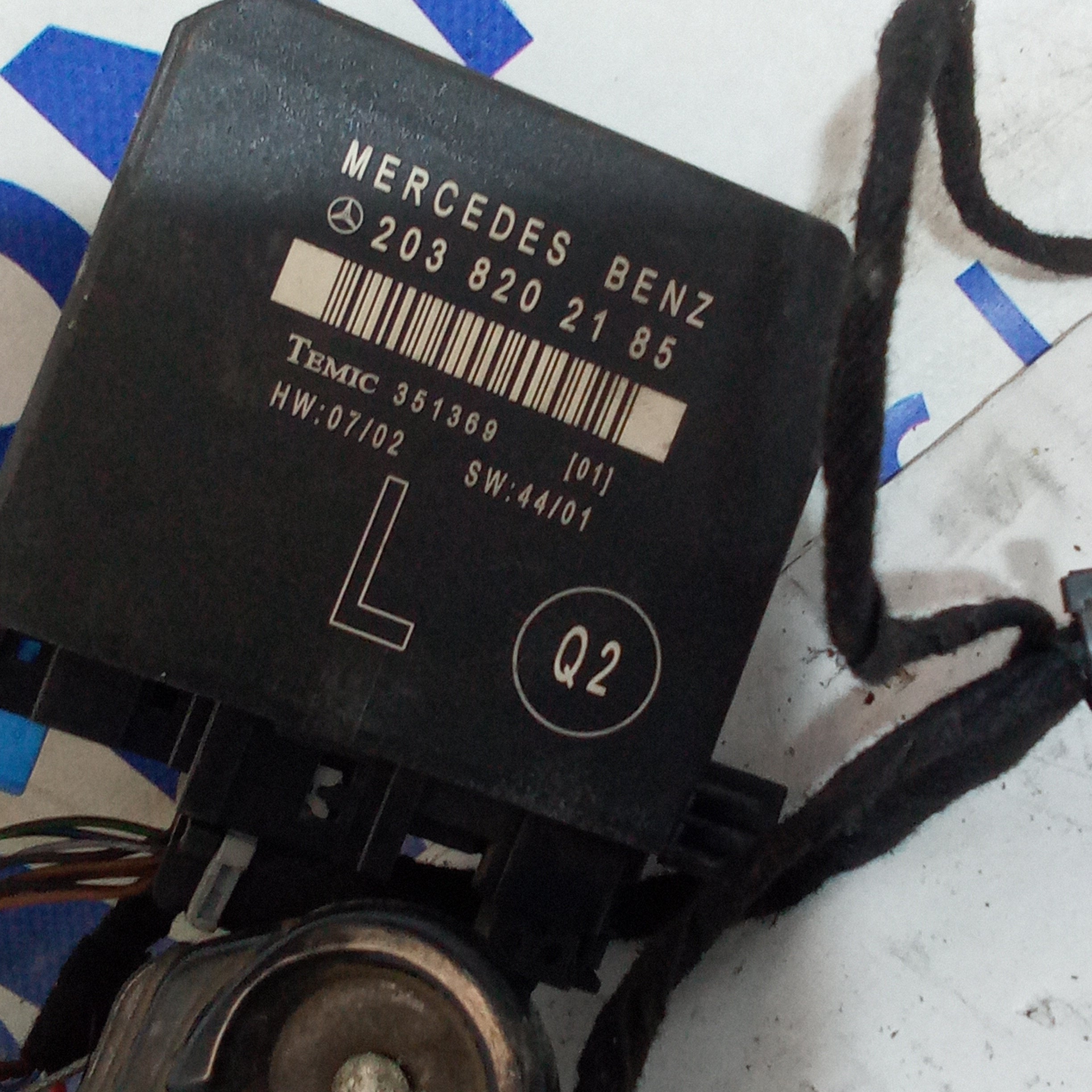 Alzavetro anteriore sinistro mercedes C220 anno 2002