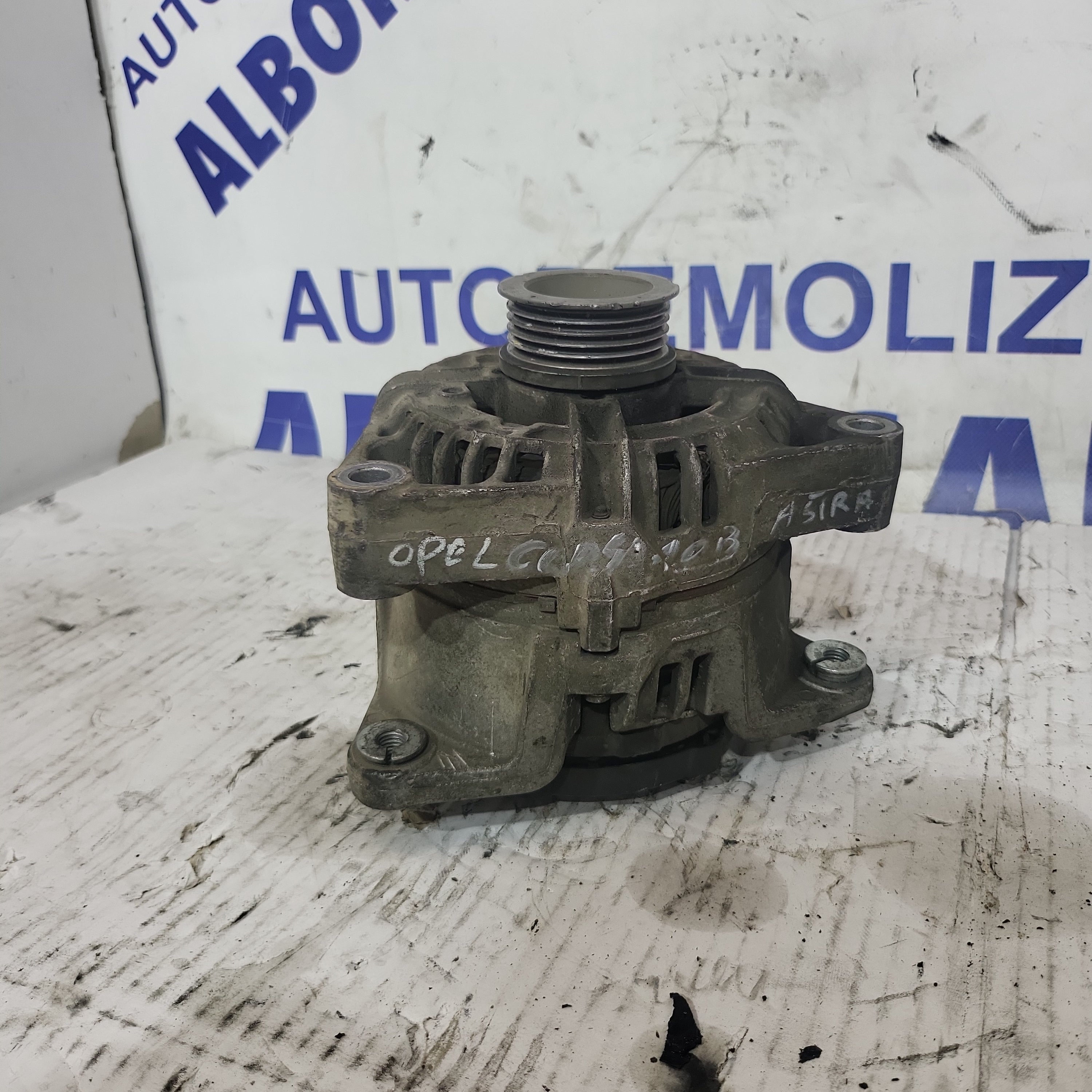 Alternatore opel corsa 1.0 benzina codice 24437120