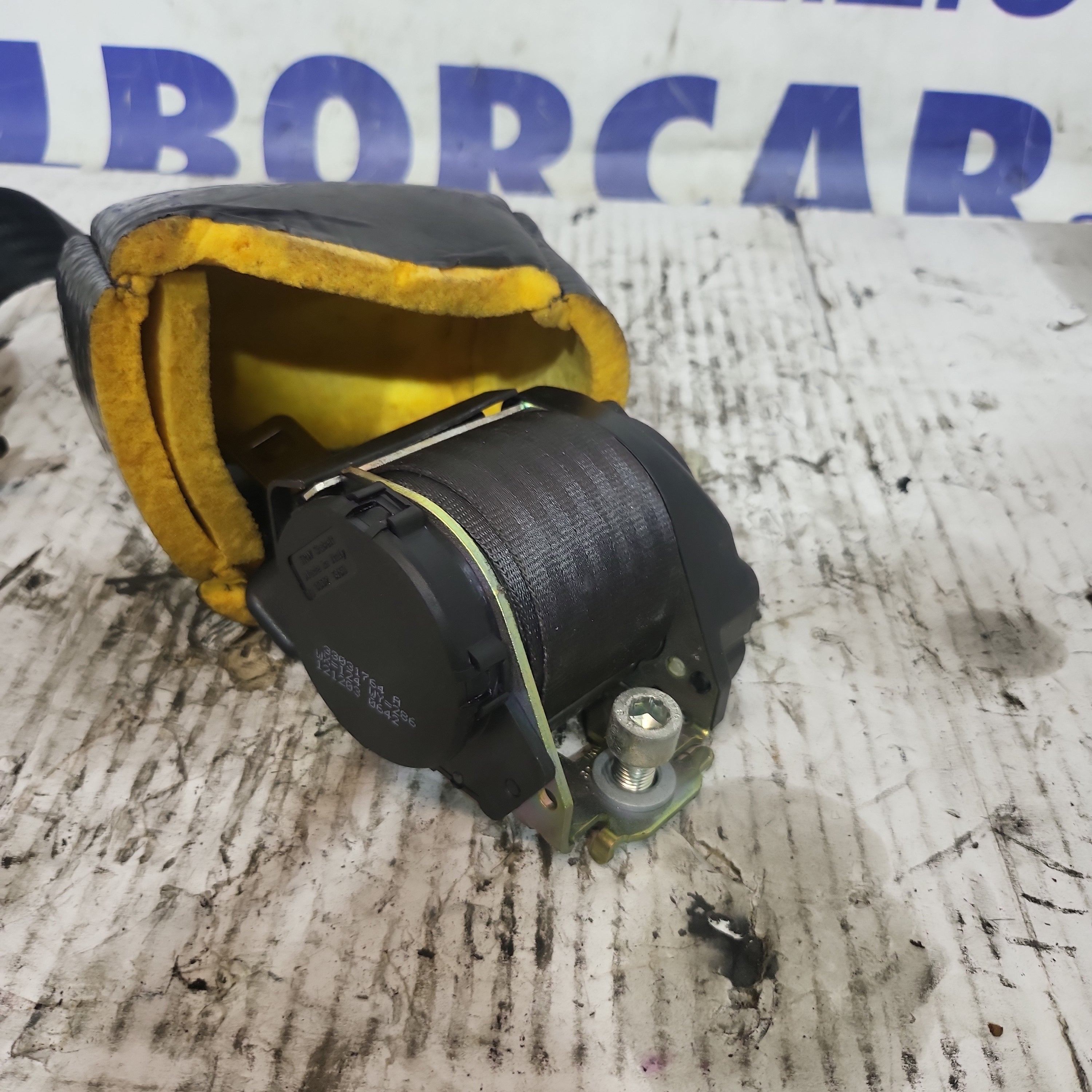 Rear right seatbelt fiat panda 1.2 code:33031764A